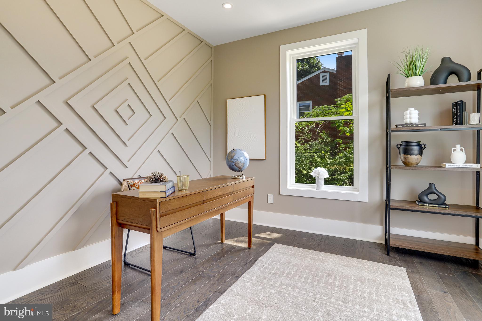 MADISON MANOR - Residential