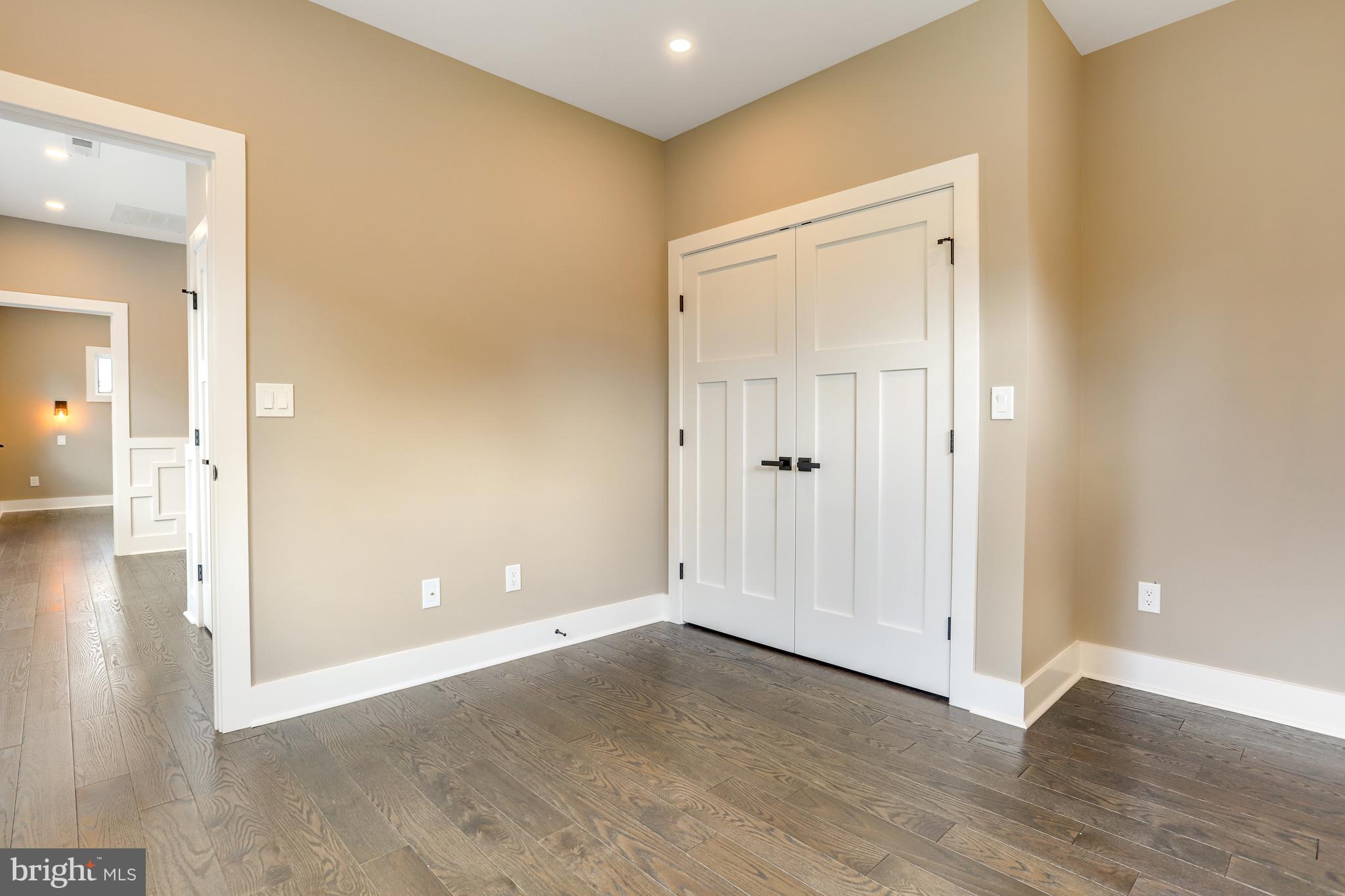 MADISON MANOR - Residential