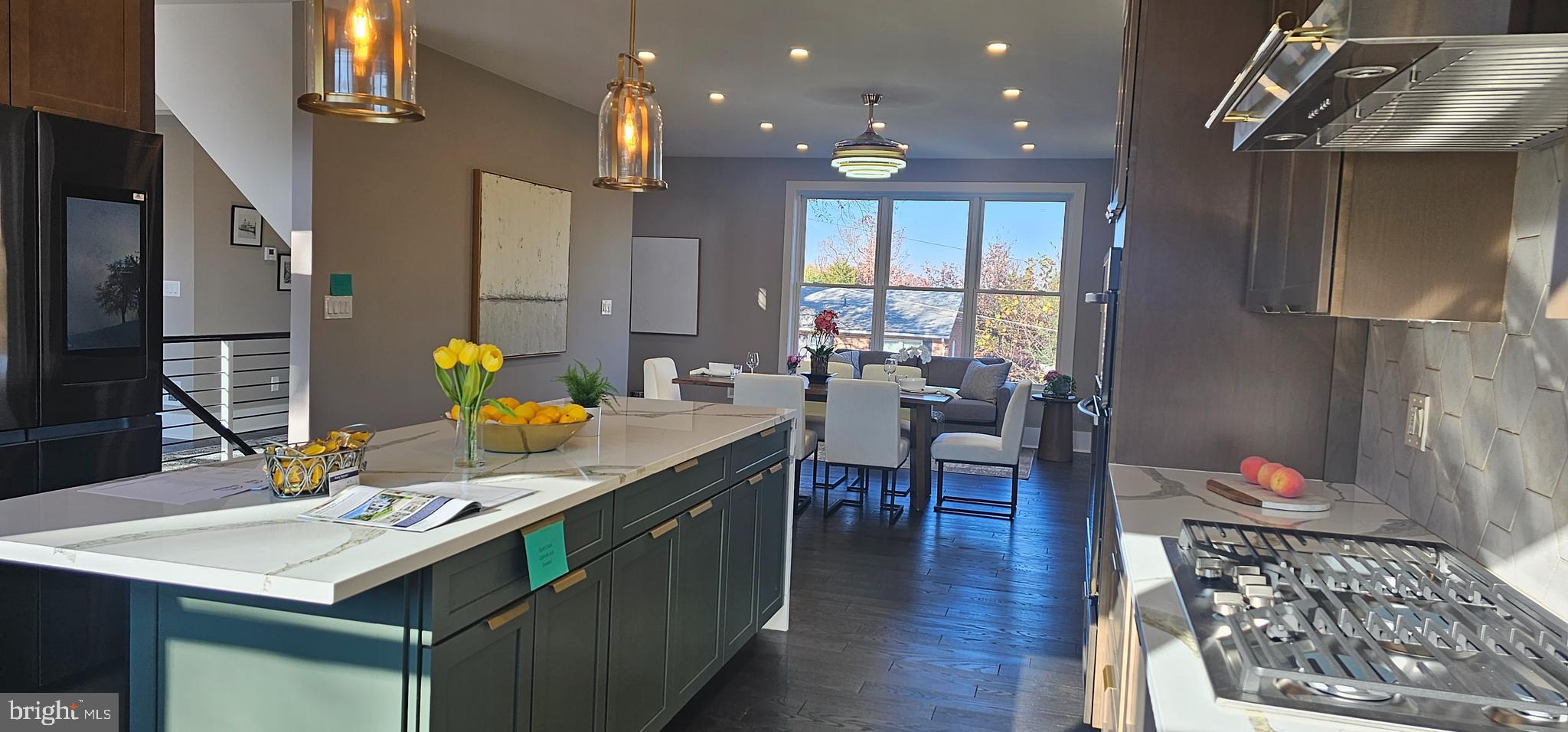 MADISON MANOR - Residential