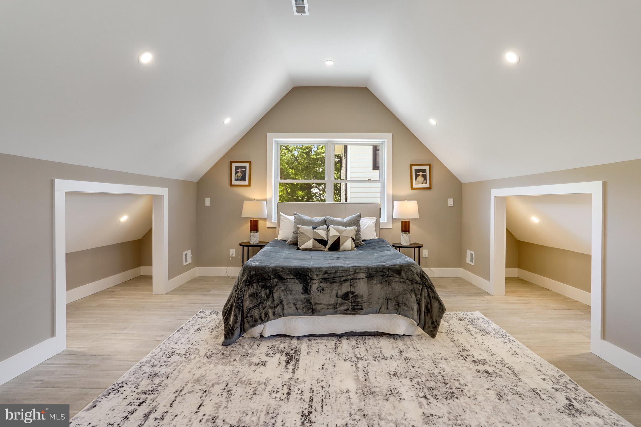 MADISON MANOR - Residential