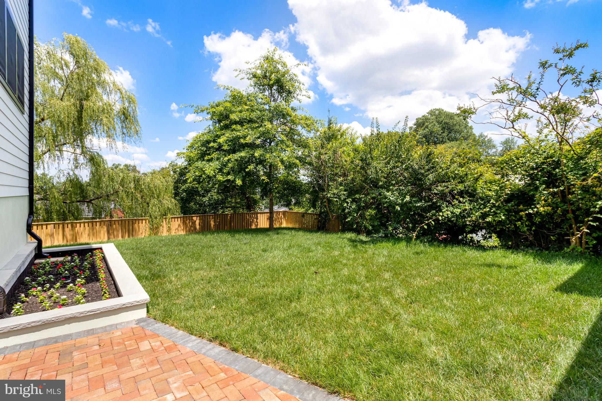 MADISON MANOR - Residential