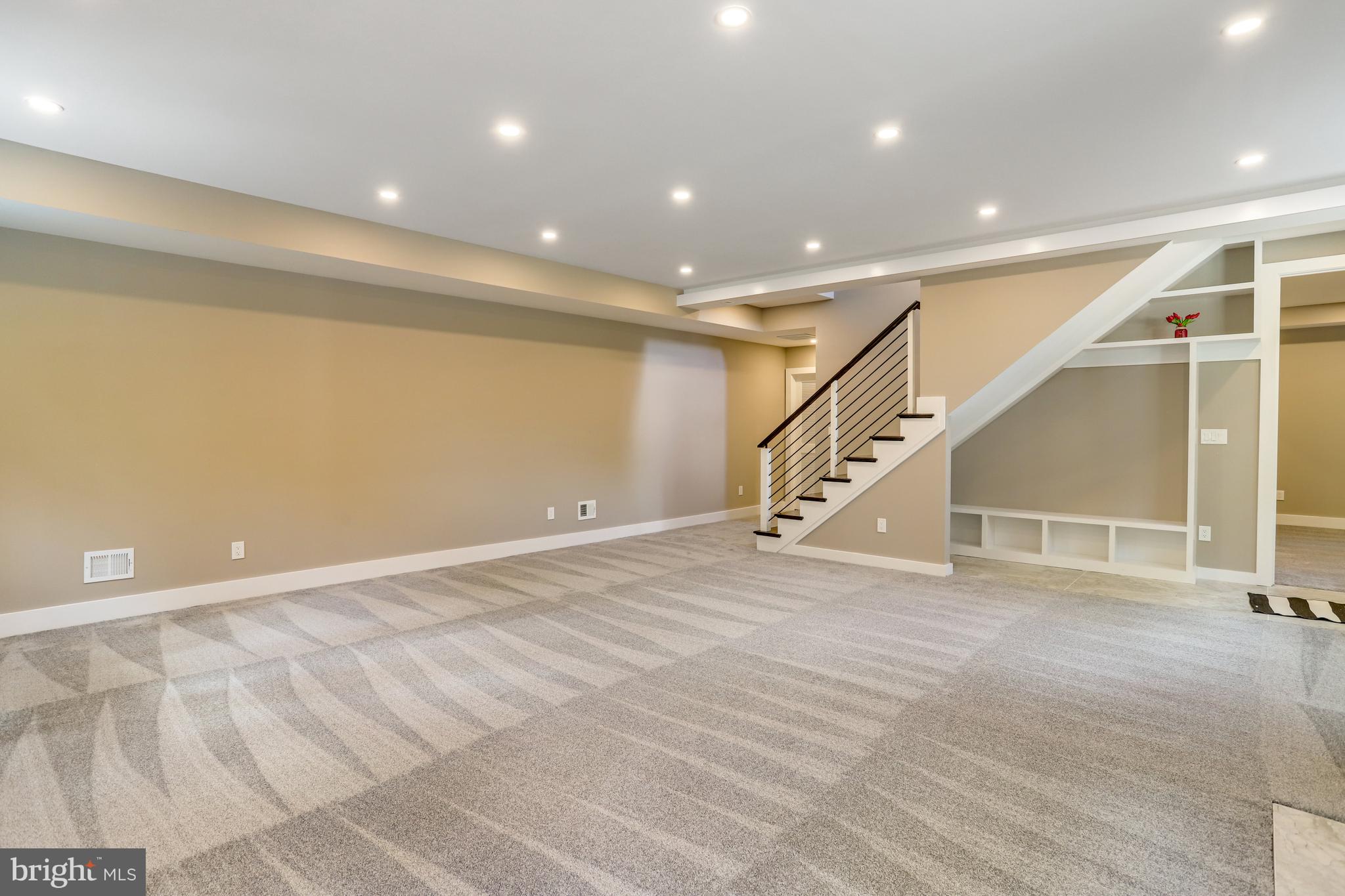 MADISON MANOR - Residential