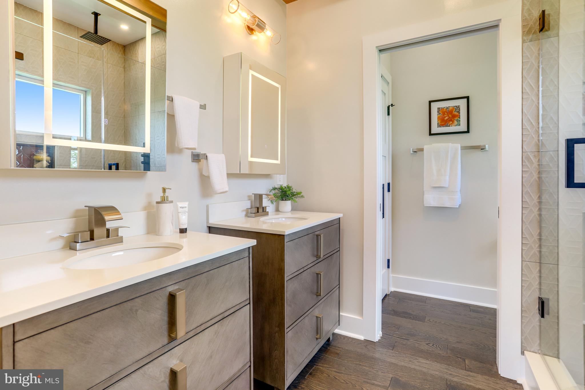 MADISON MANOR - Residential