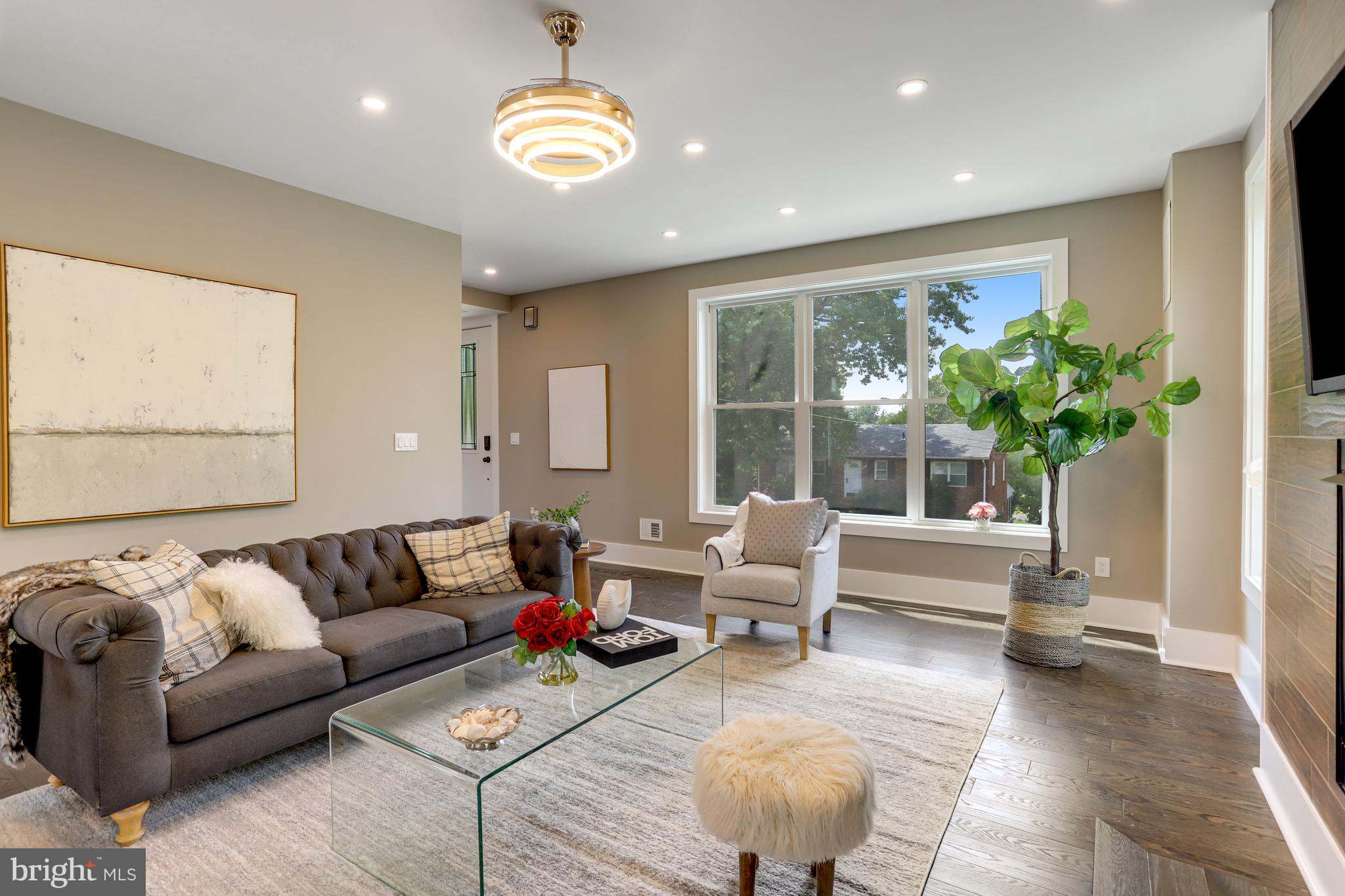 MADISON MANOR - Residential