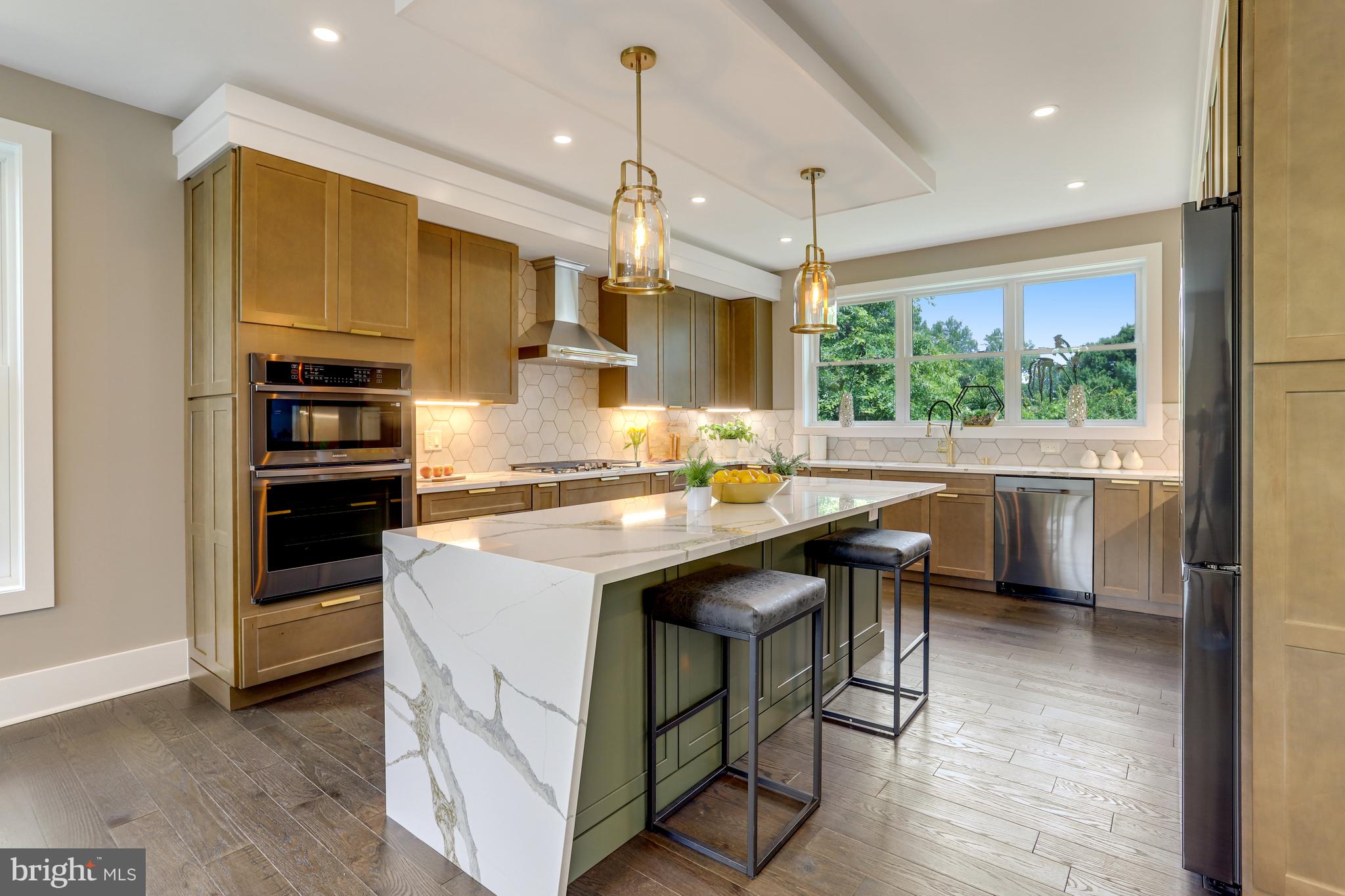 MADISON MANOR - Residential