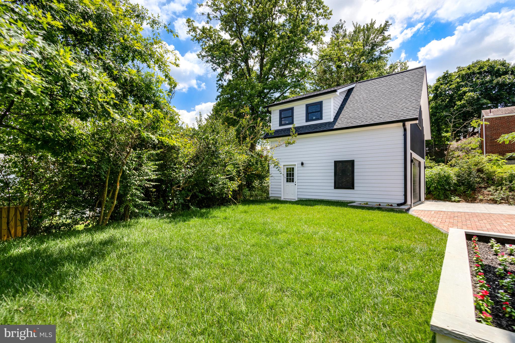 MADISON MANOR - Residential