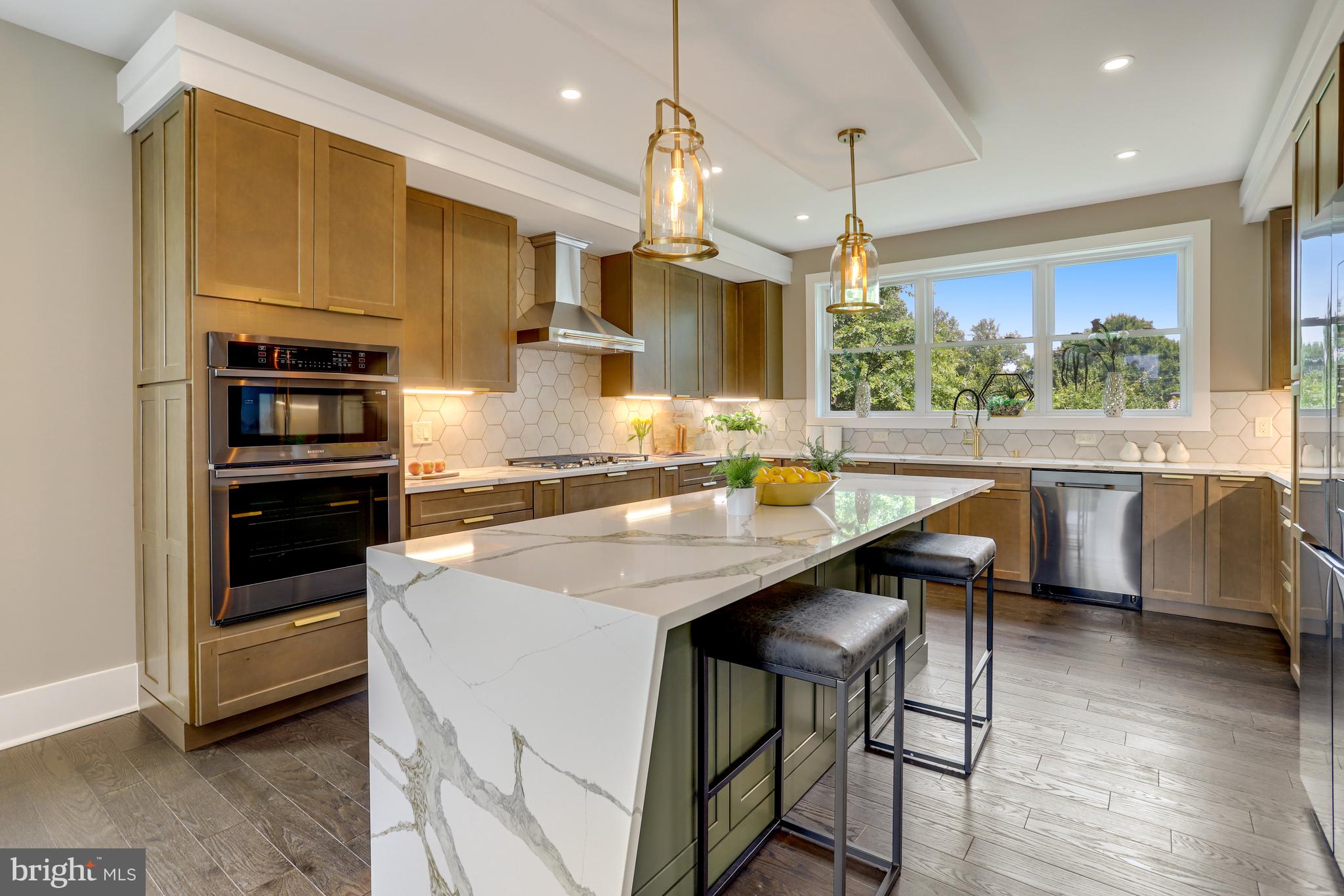 MADISON MANOR - Residential