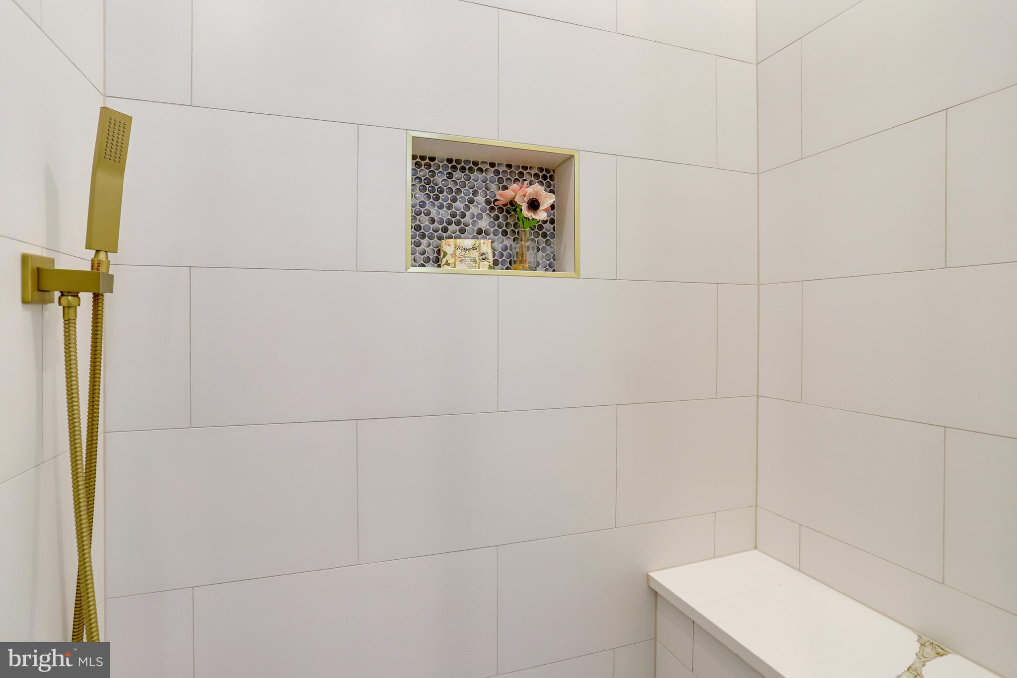 MADISON MANOR - Residential