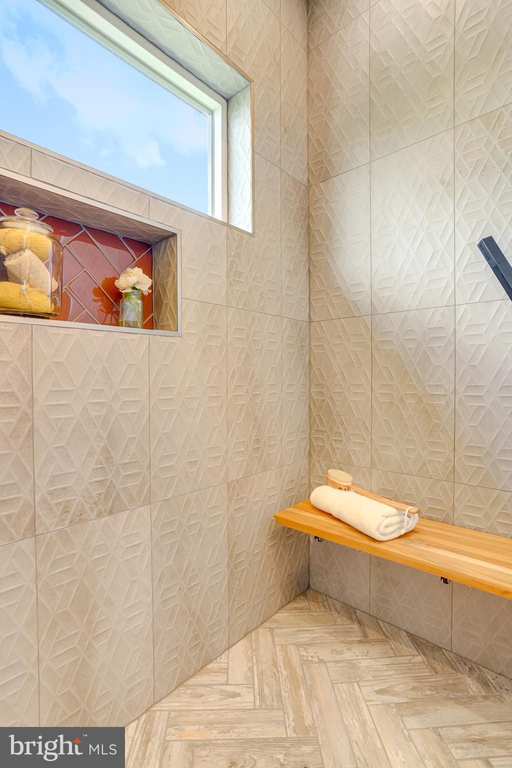 MADISON MANOR - Residential