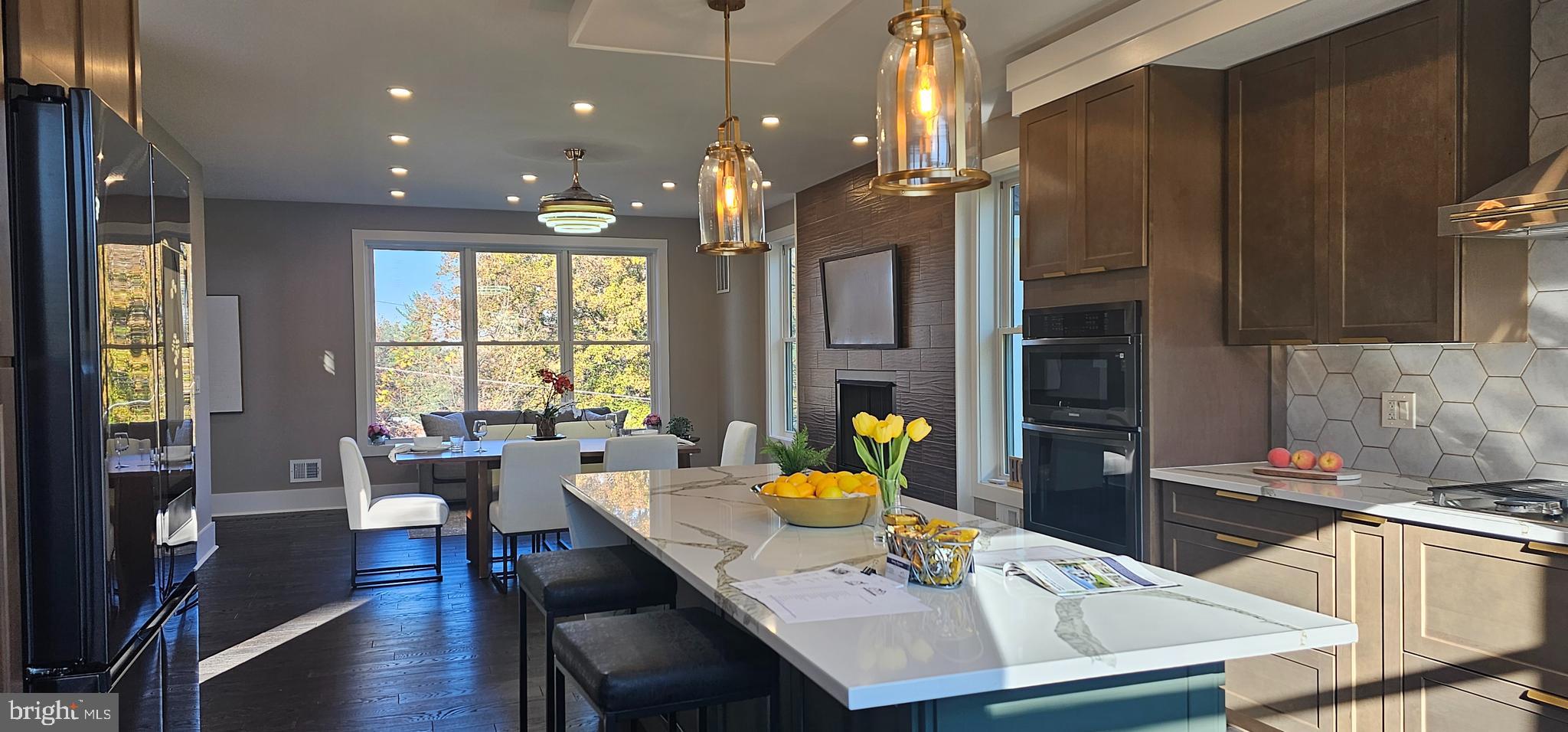 MADISON MANOR - Residential