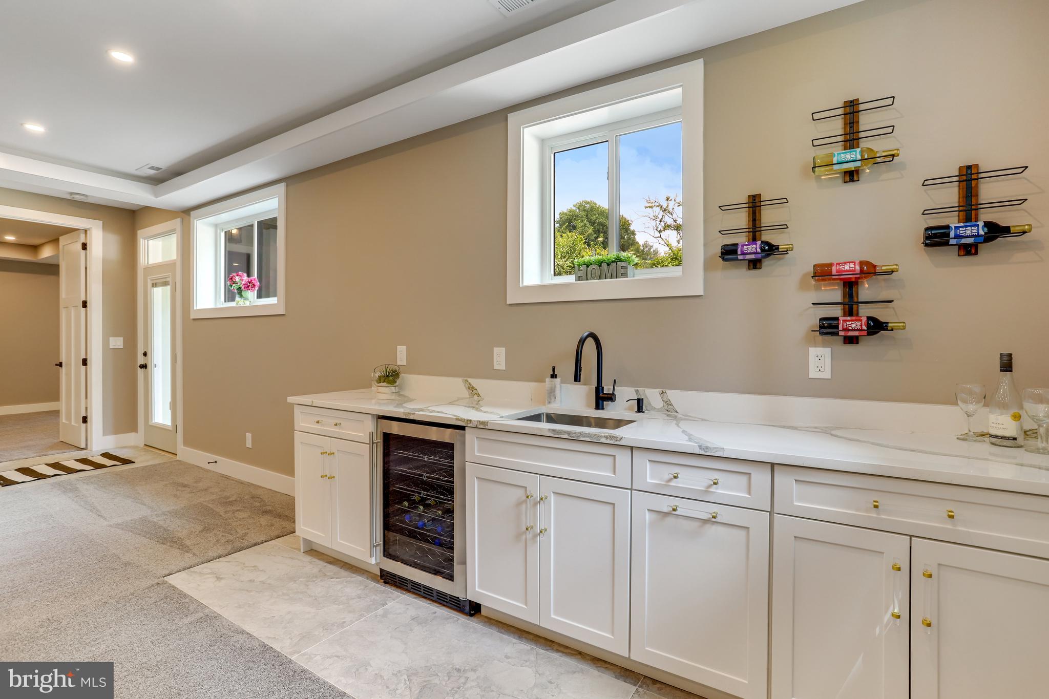 MADISON MANOR - Residential