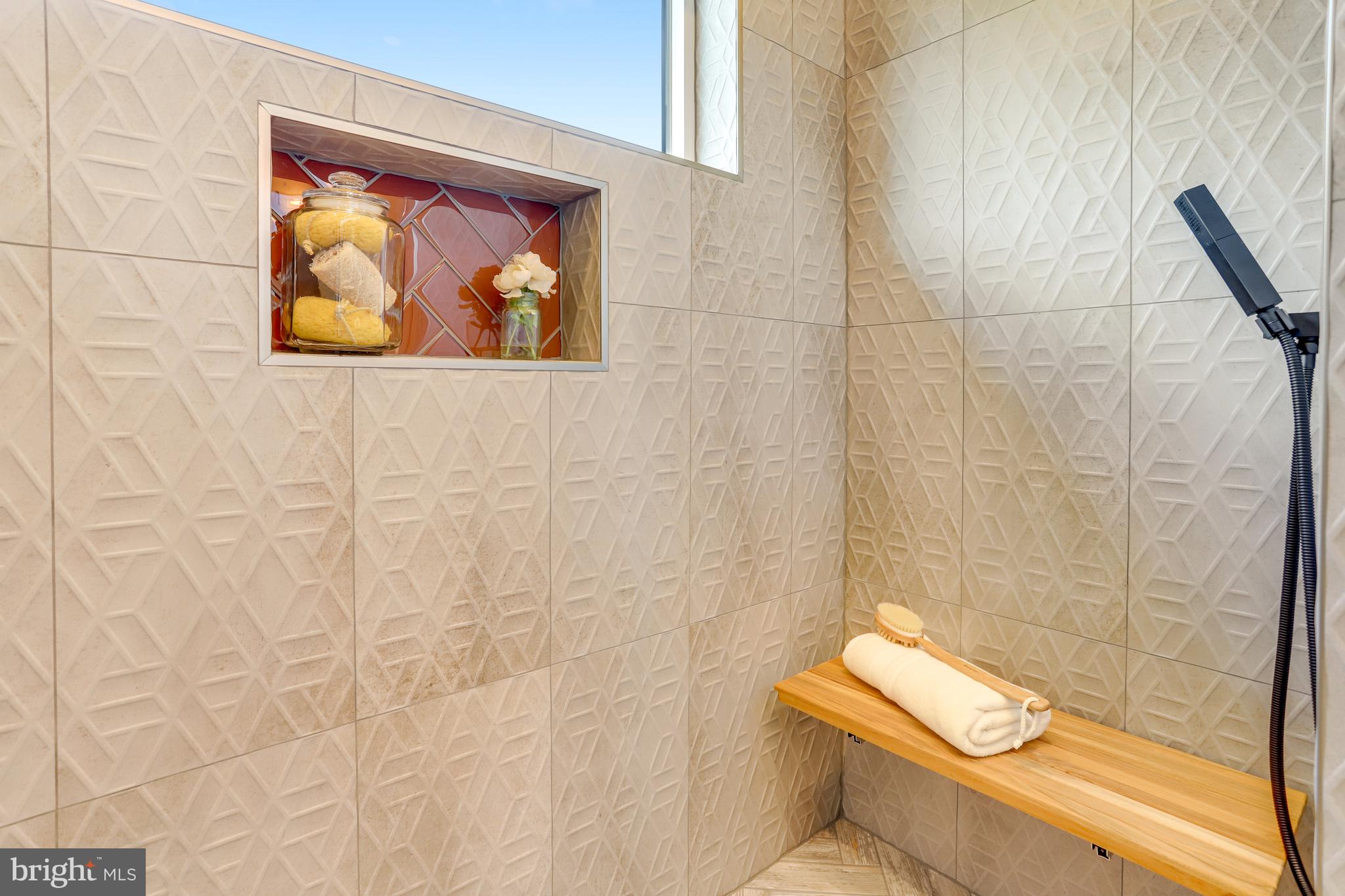 MADISON MANOR - Residential