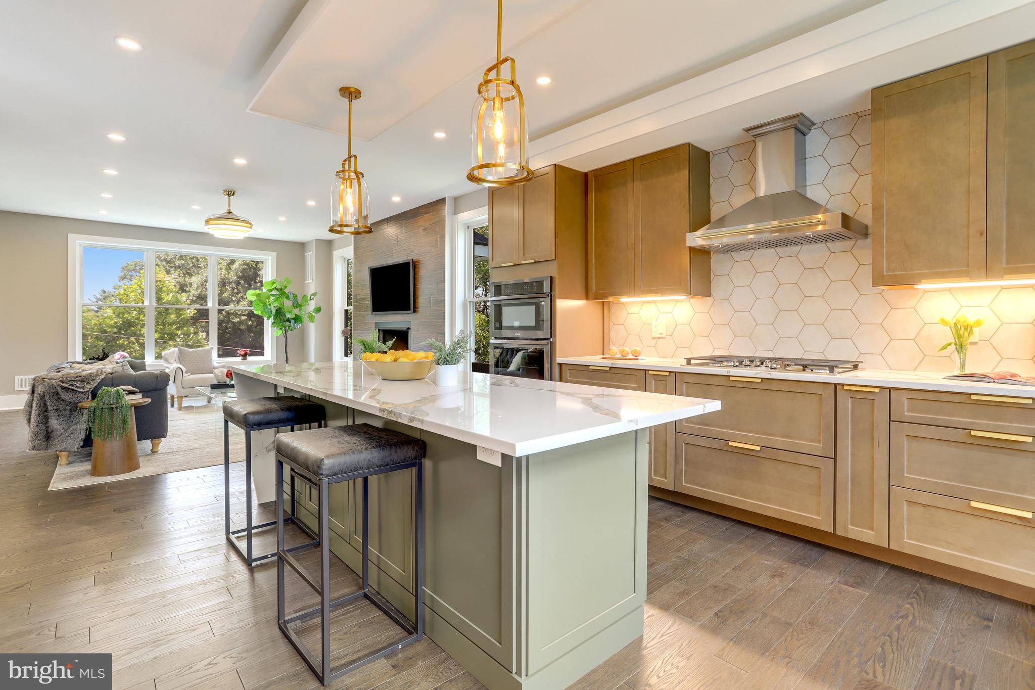 MADISON MANOR - Residential