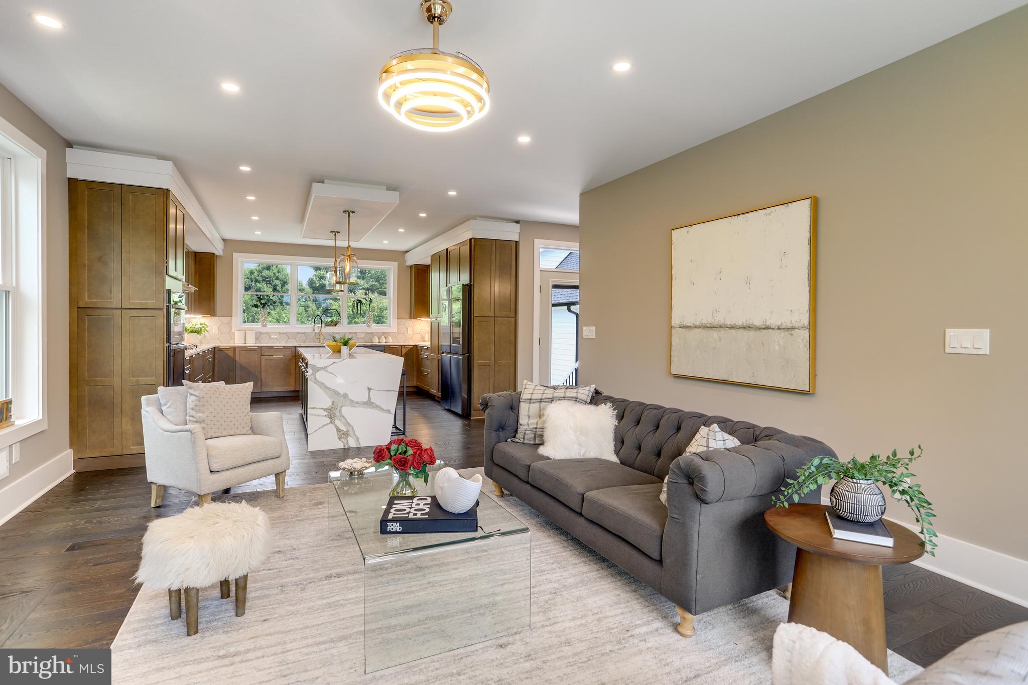 MADISON MANOR - Residential