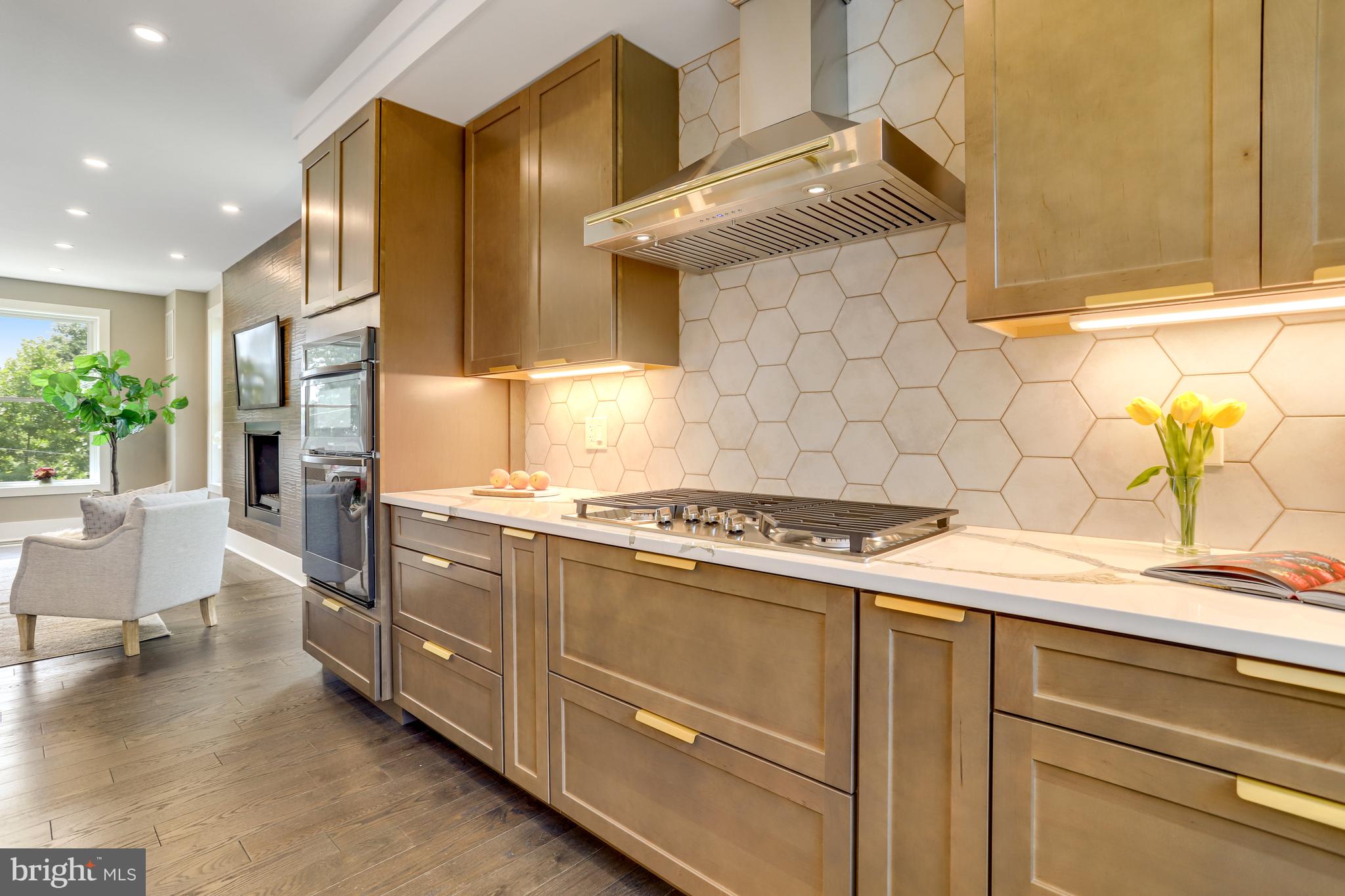 MADISON MANOR - Residential