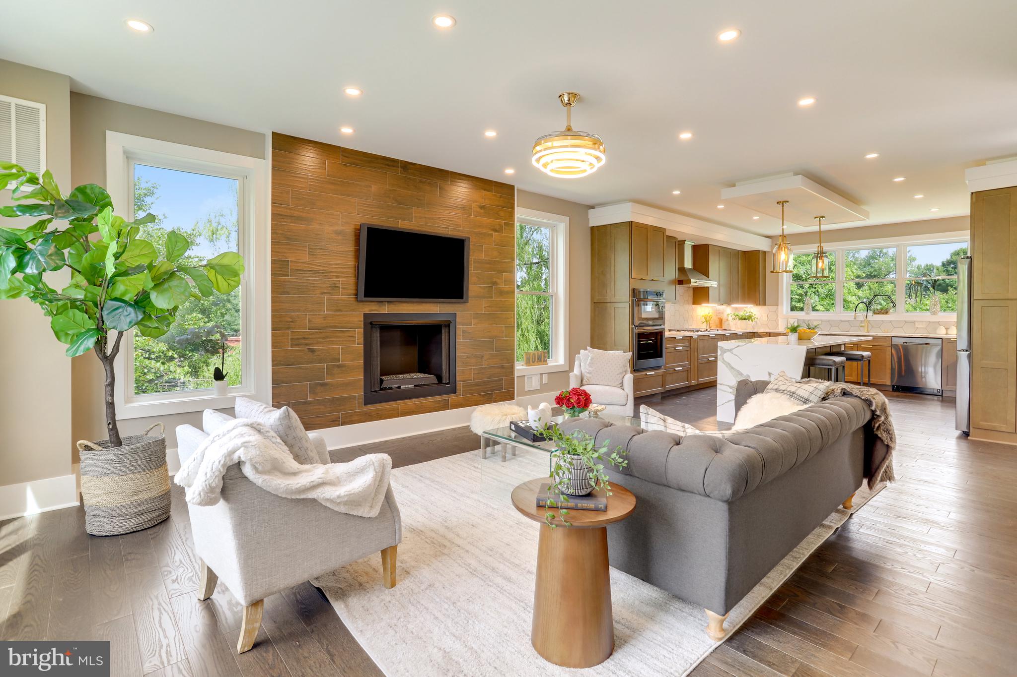 MADISON MANOR - Residential