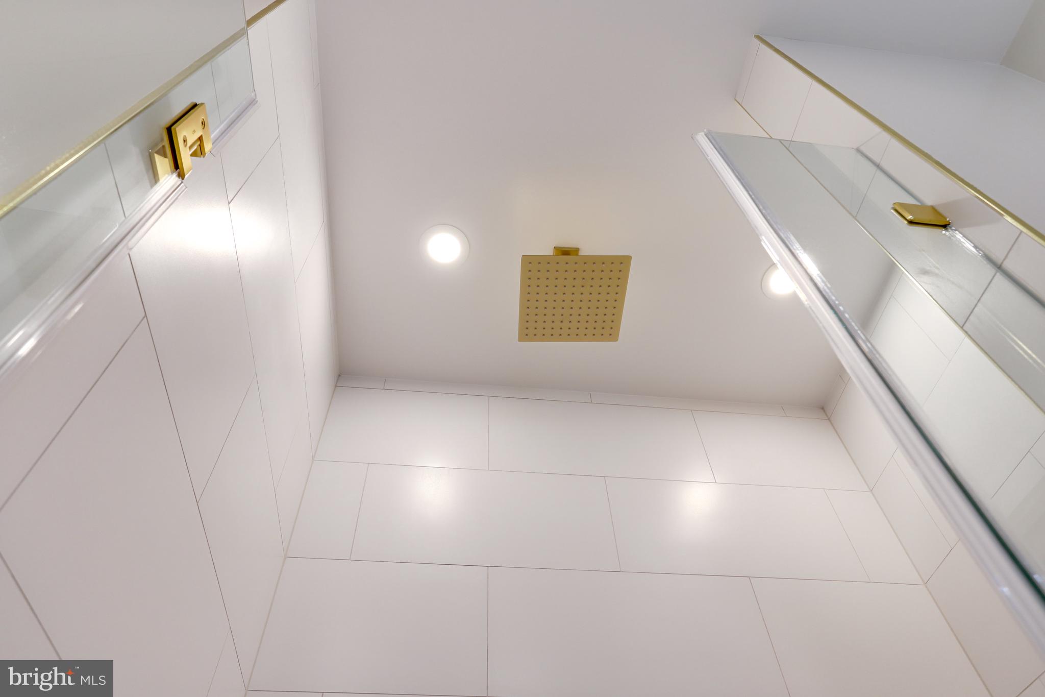 MADISON MANOR - Residential