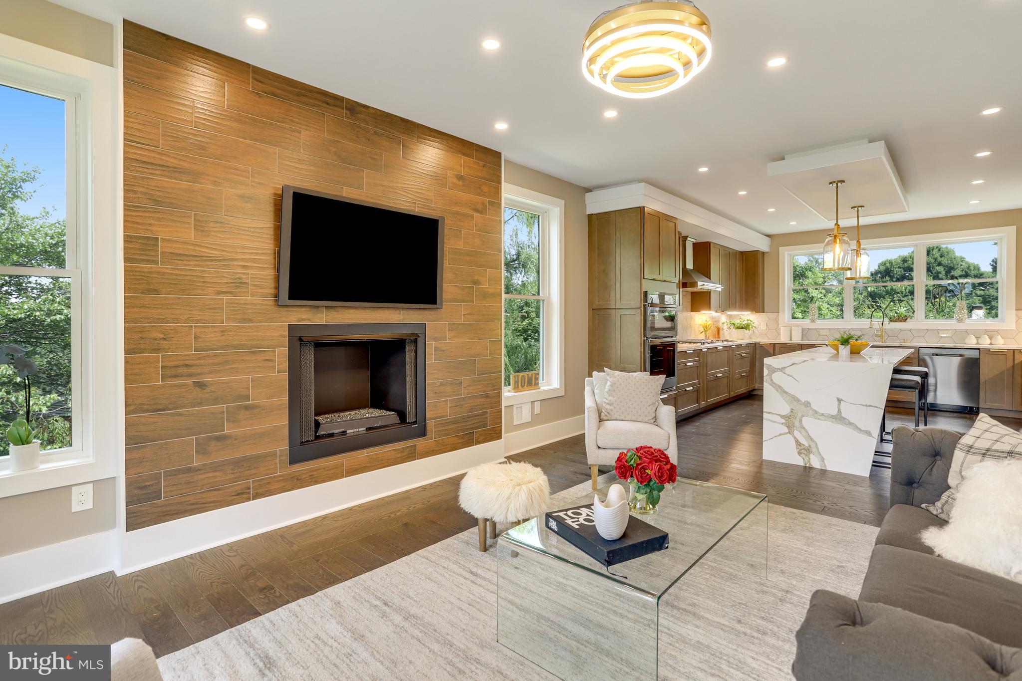 MADISON MANOR - Residential