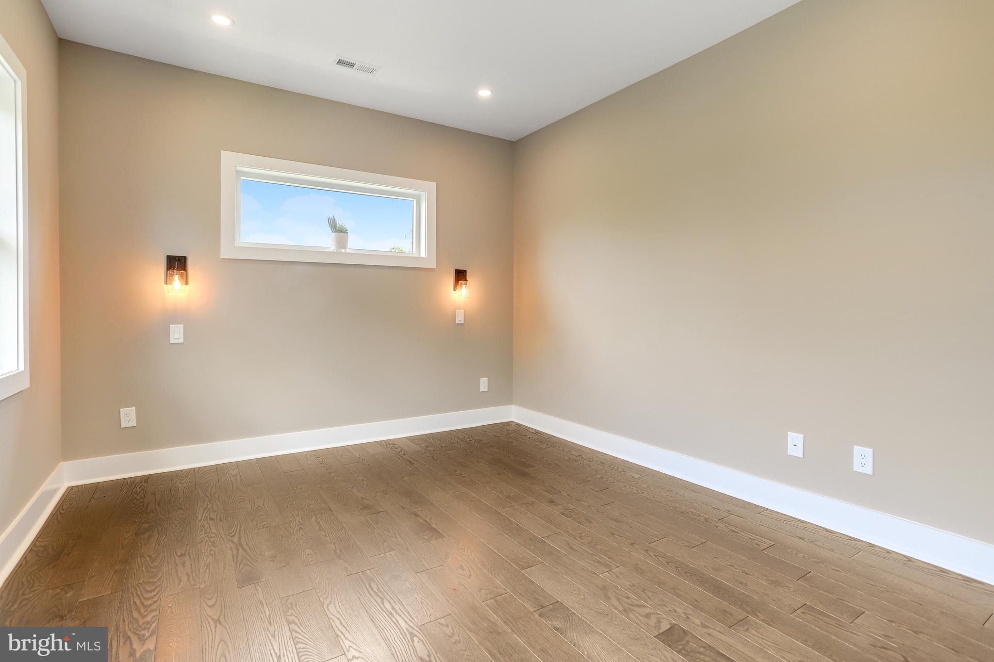 MADISON MANOR - Residential