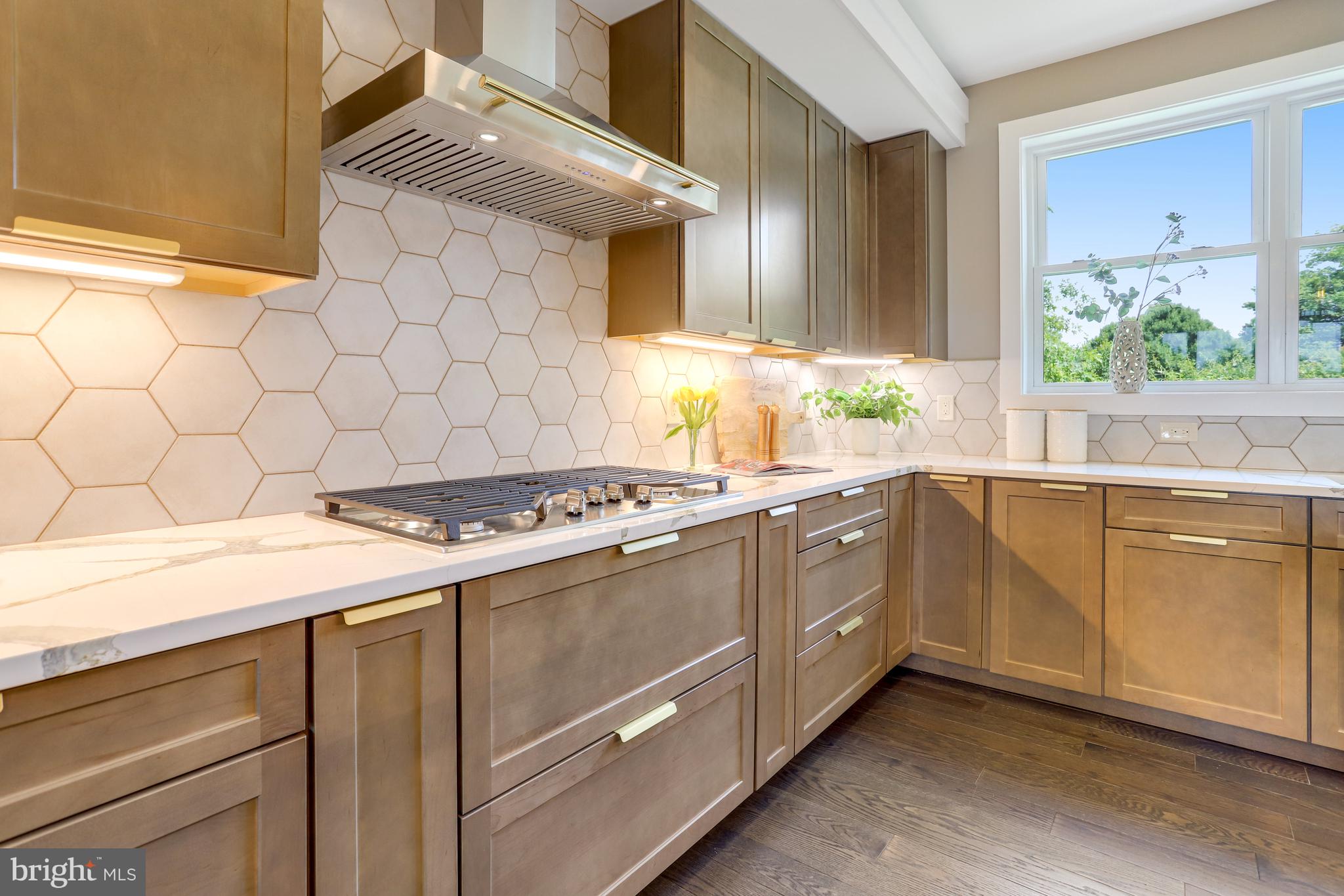 MADISON MANOR - Residential