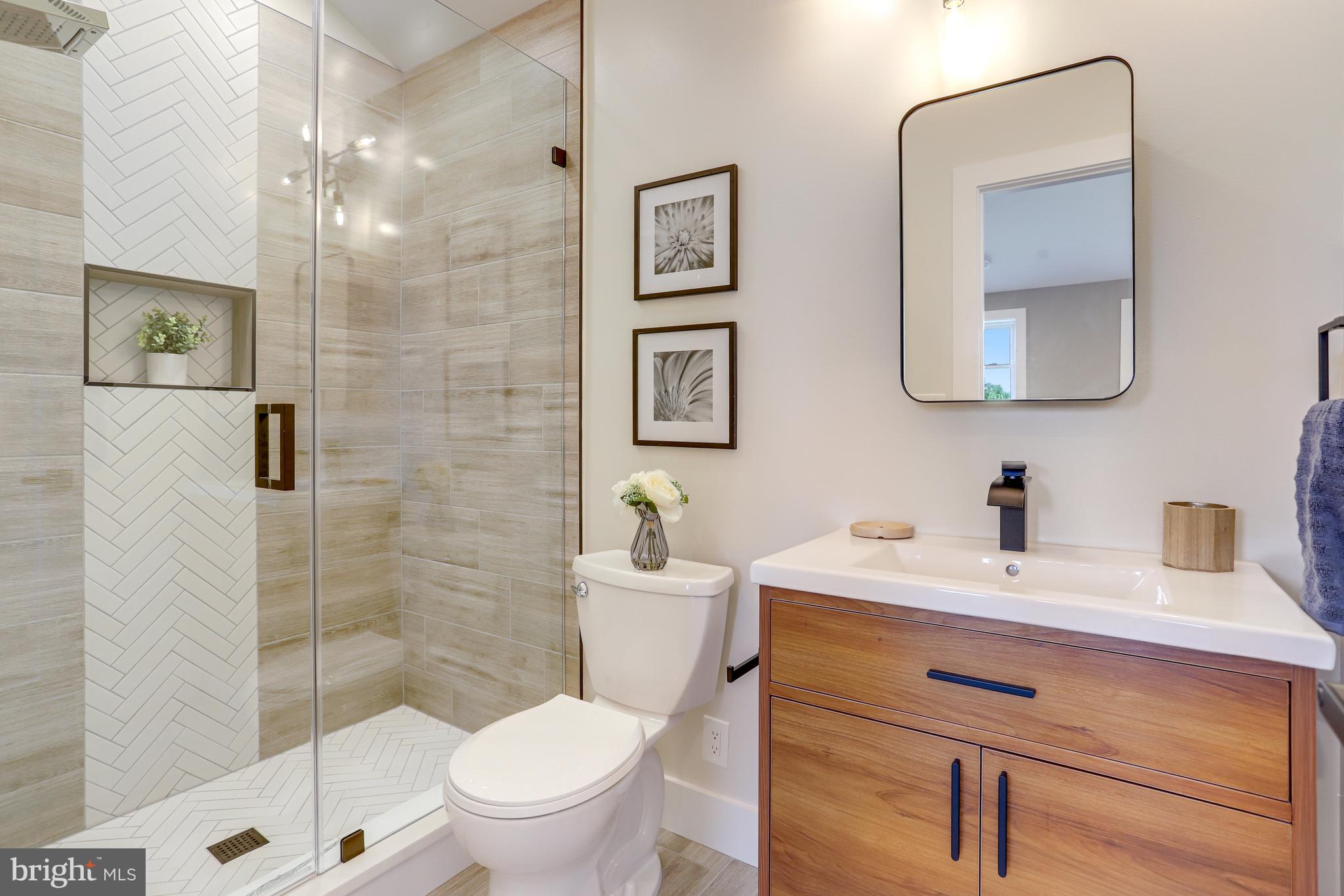 MADISON MANOR - Residential