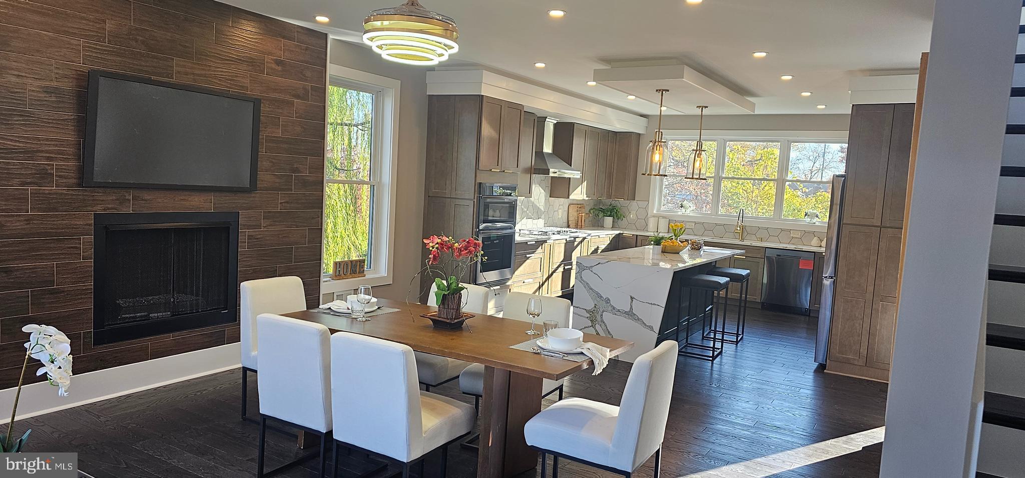 MADISON MANOR - Residential