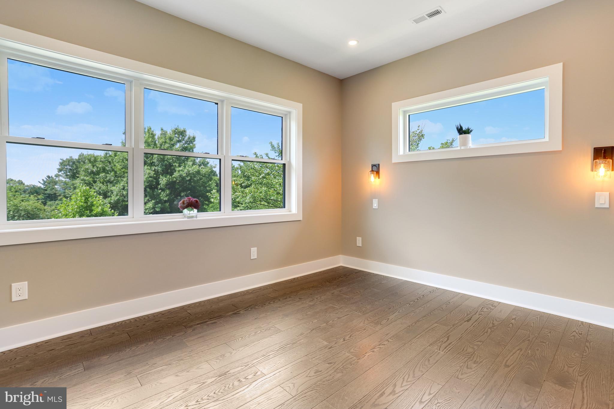 MADISON MANOR - Residential