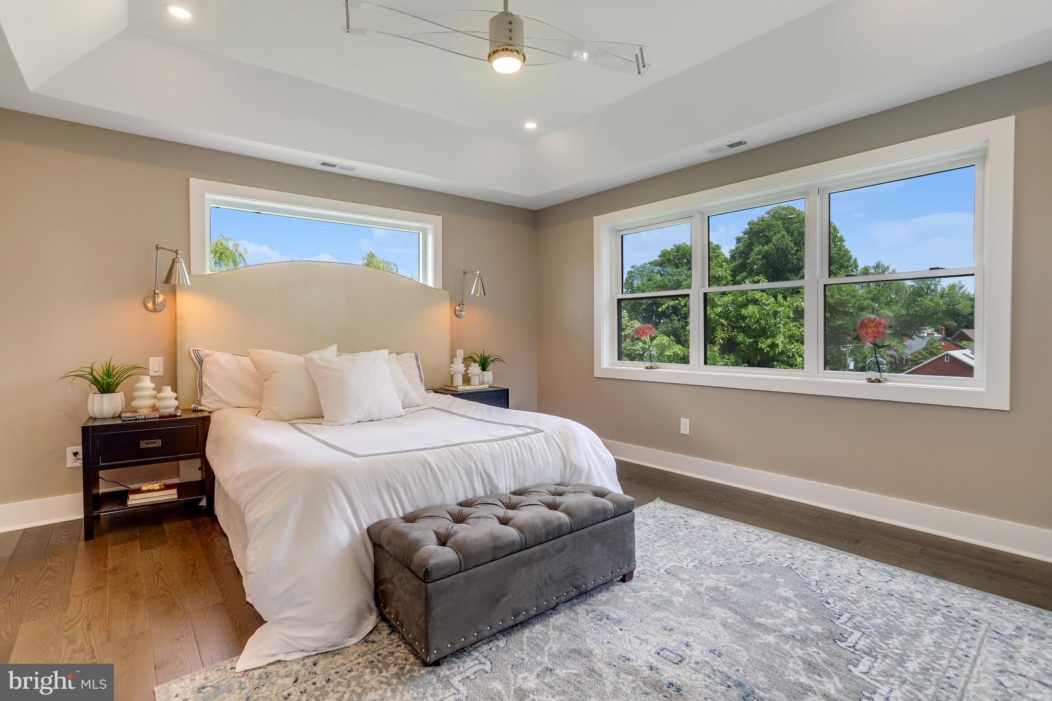 MADISON MANOR - Residential