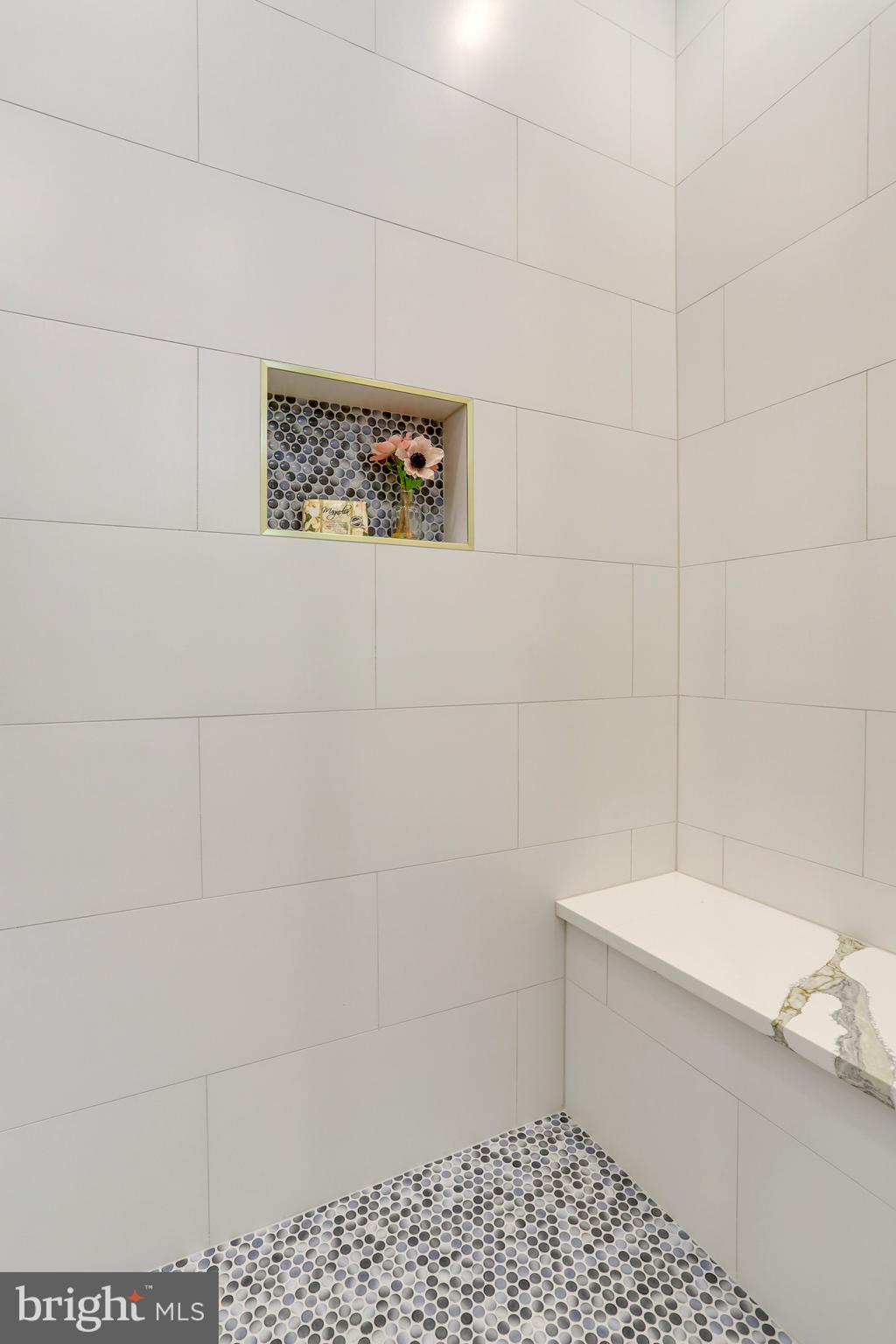 MADISON MANOR - Residential