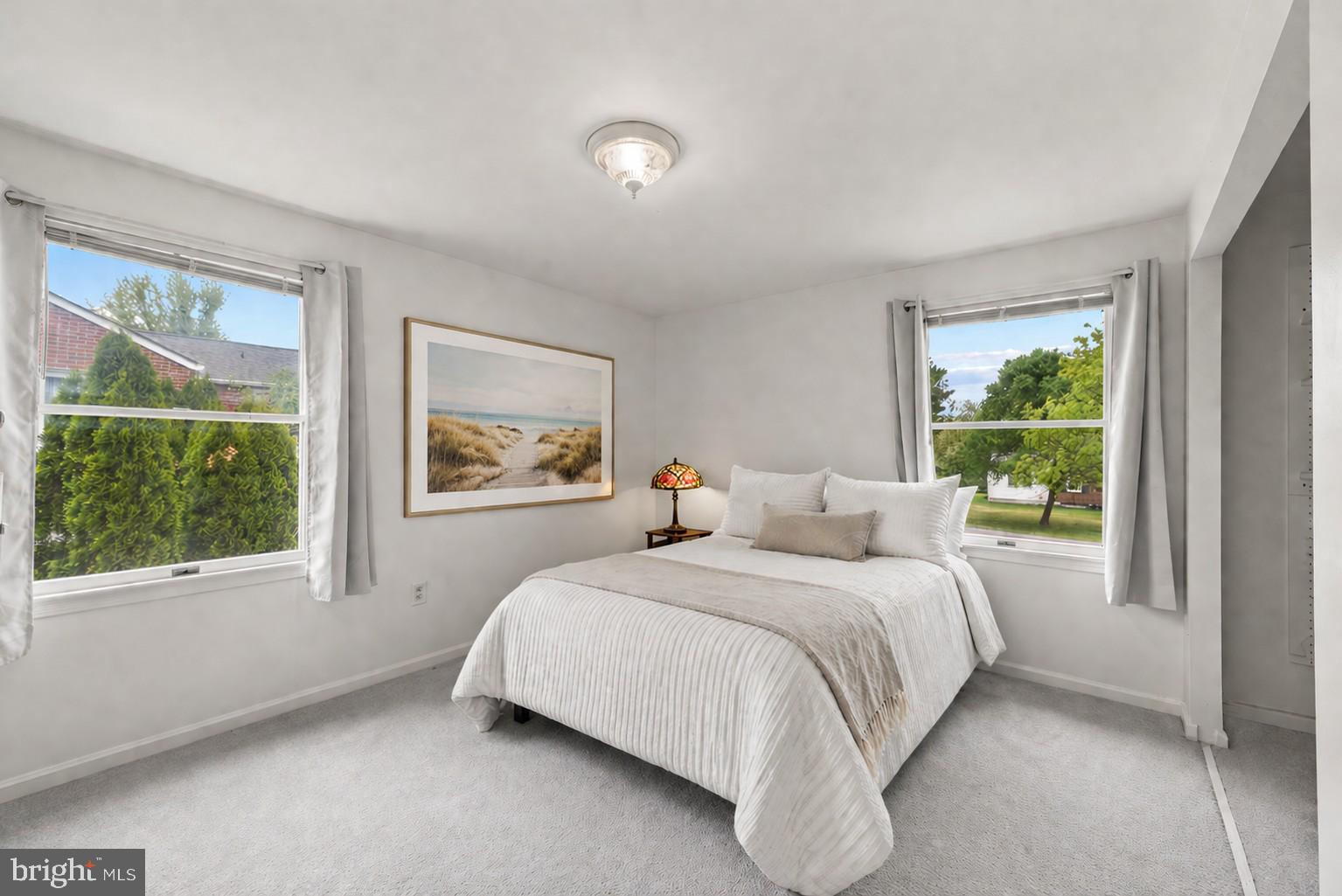 MONTGOMERY KNOLLS - Residential