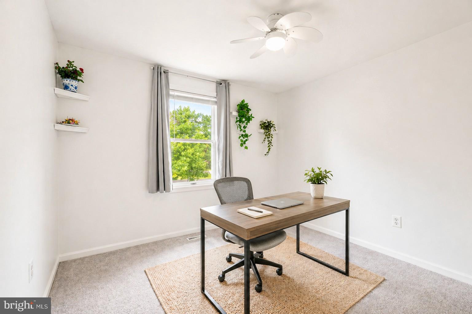 MONTGOMERY KNOLLS - Residential