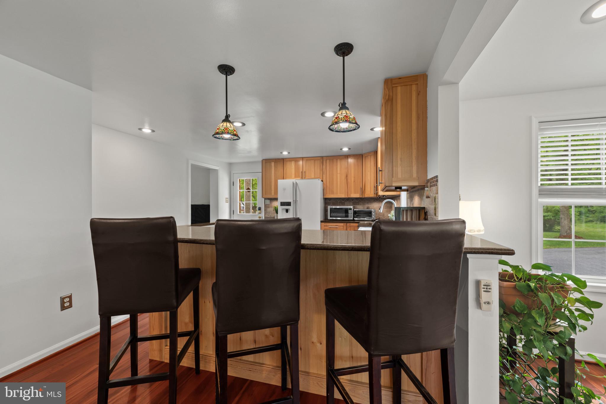 MONTGOMERY KNOLLS - Residential