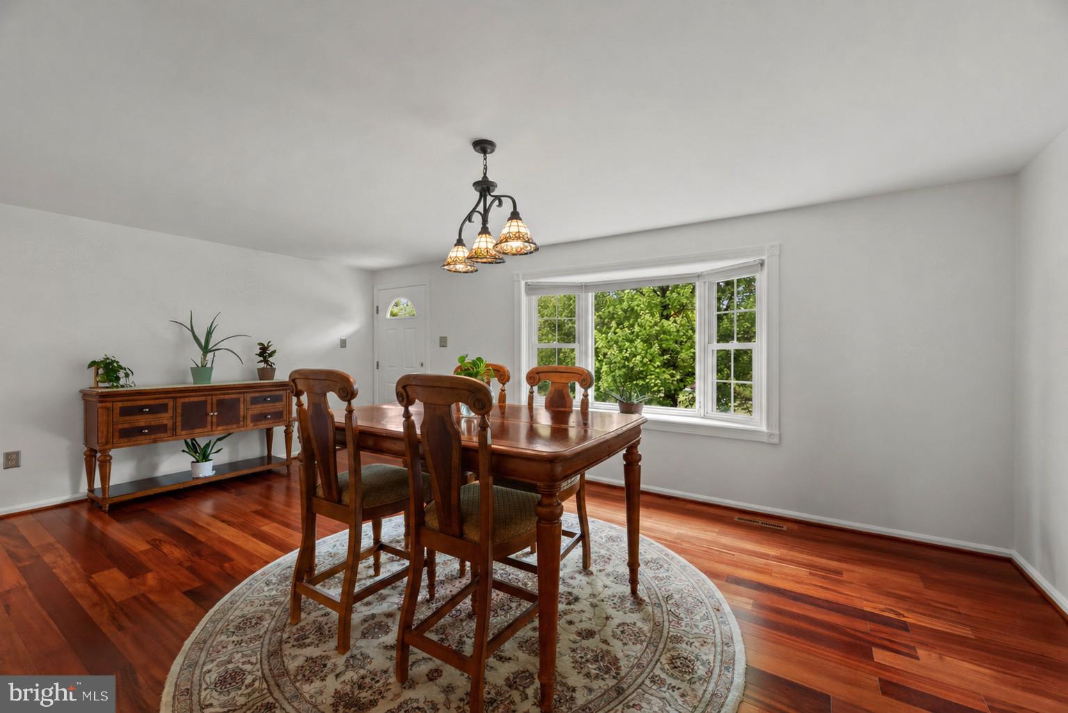 MONTGOMERY KNOLLS - Residential