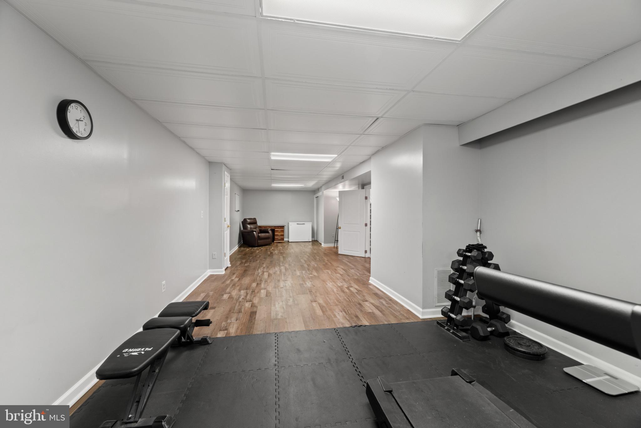 MONTGOMERY KNOLLS - Residential