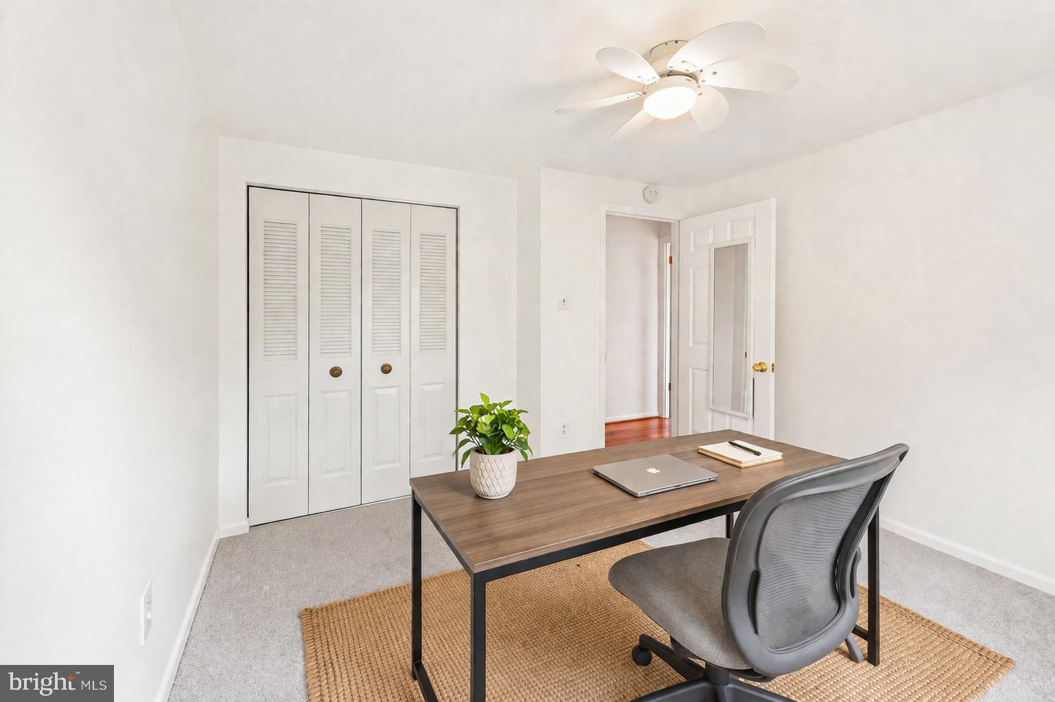 MONTGOMERY KNOLLS - Residential