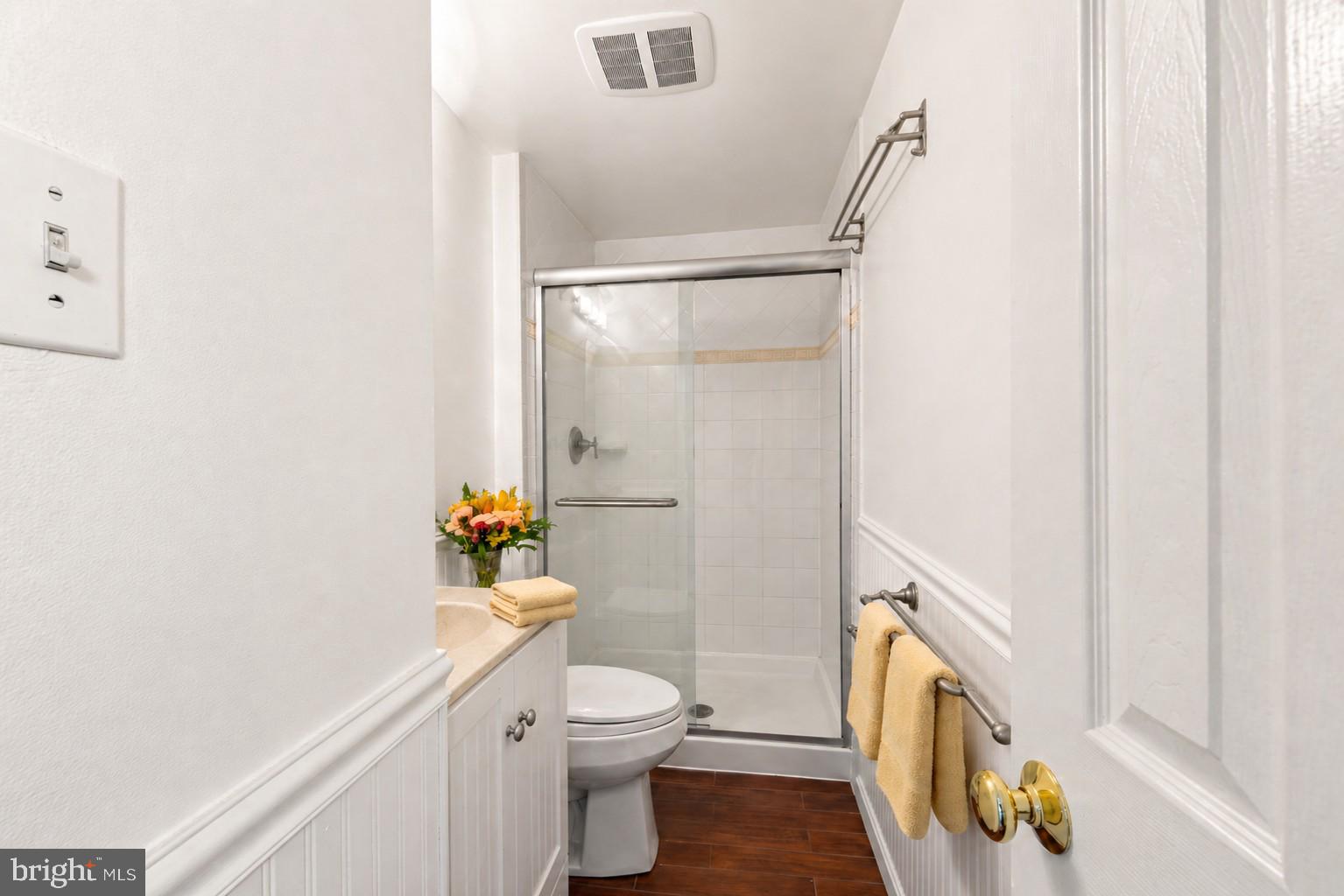 MONTGOMERY KNOLLS - Residential