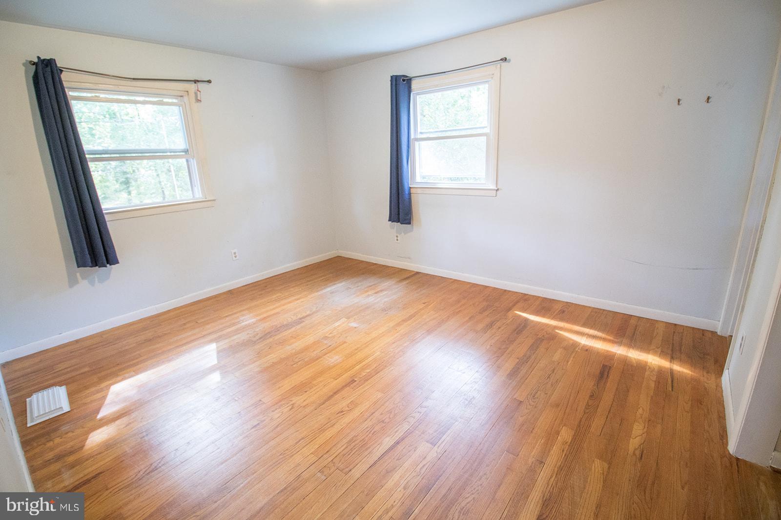 TOWN CREEK MANOR - Residential