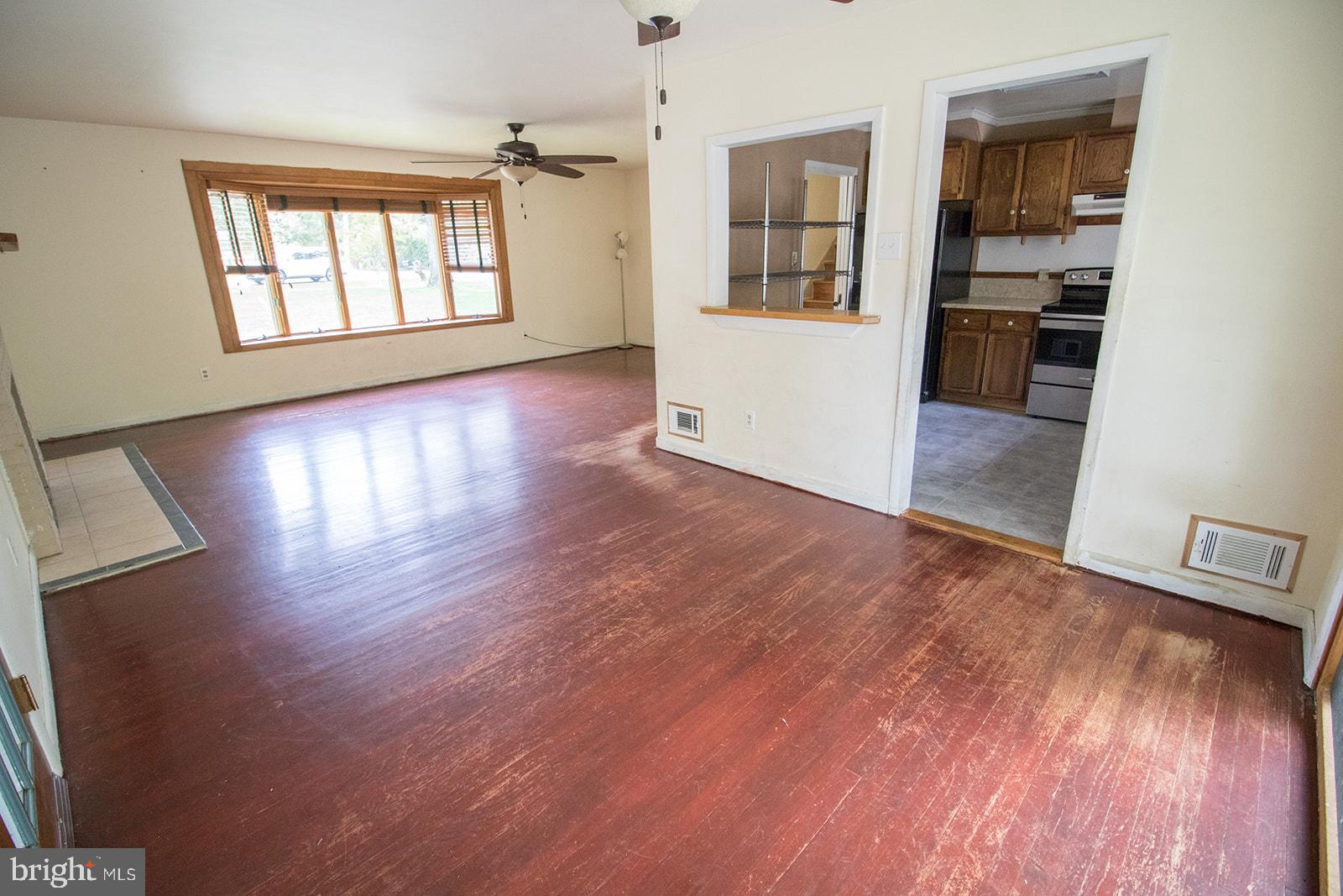 TOWN CREEK MANOR - Residential