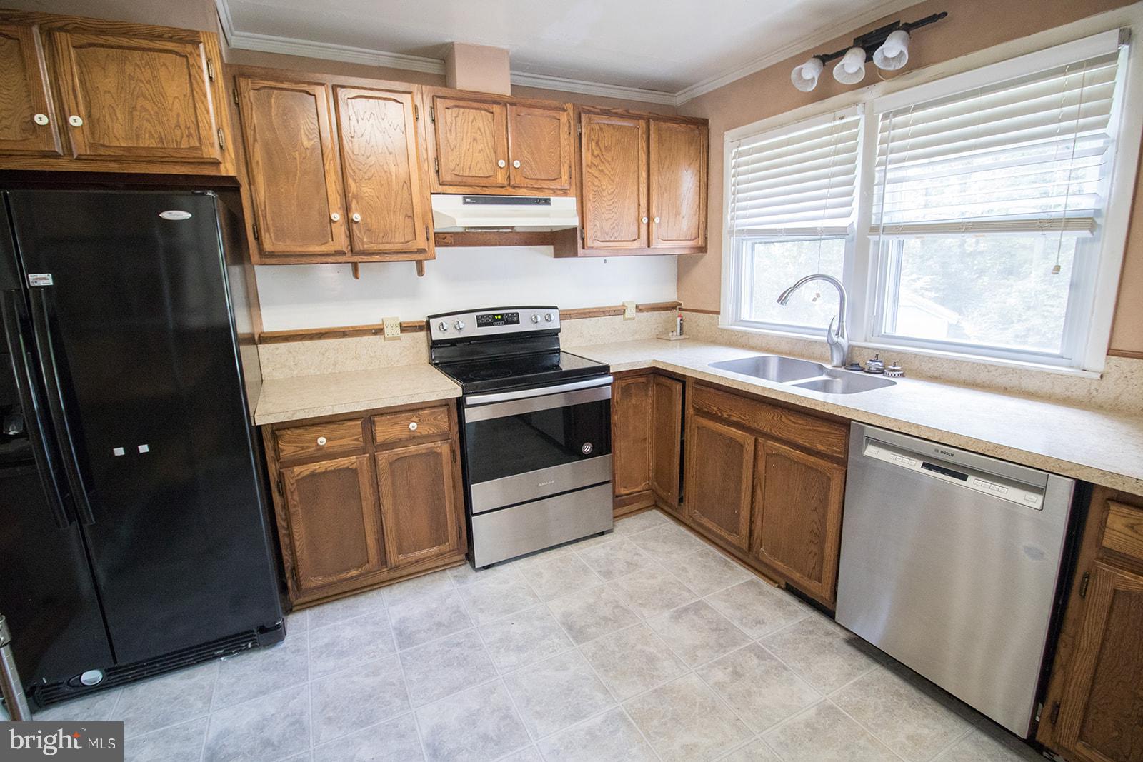 TOWN CREEK MANOR - Residential