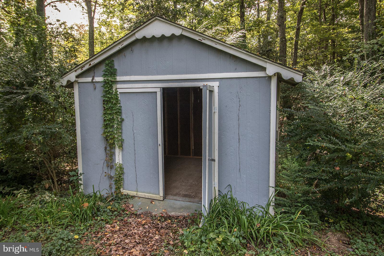 TOWN CREEK MANOR - Residential