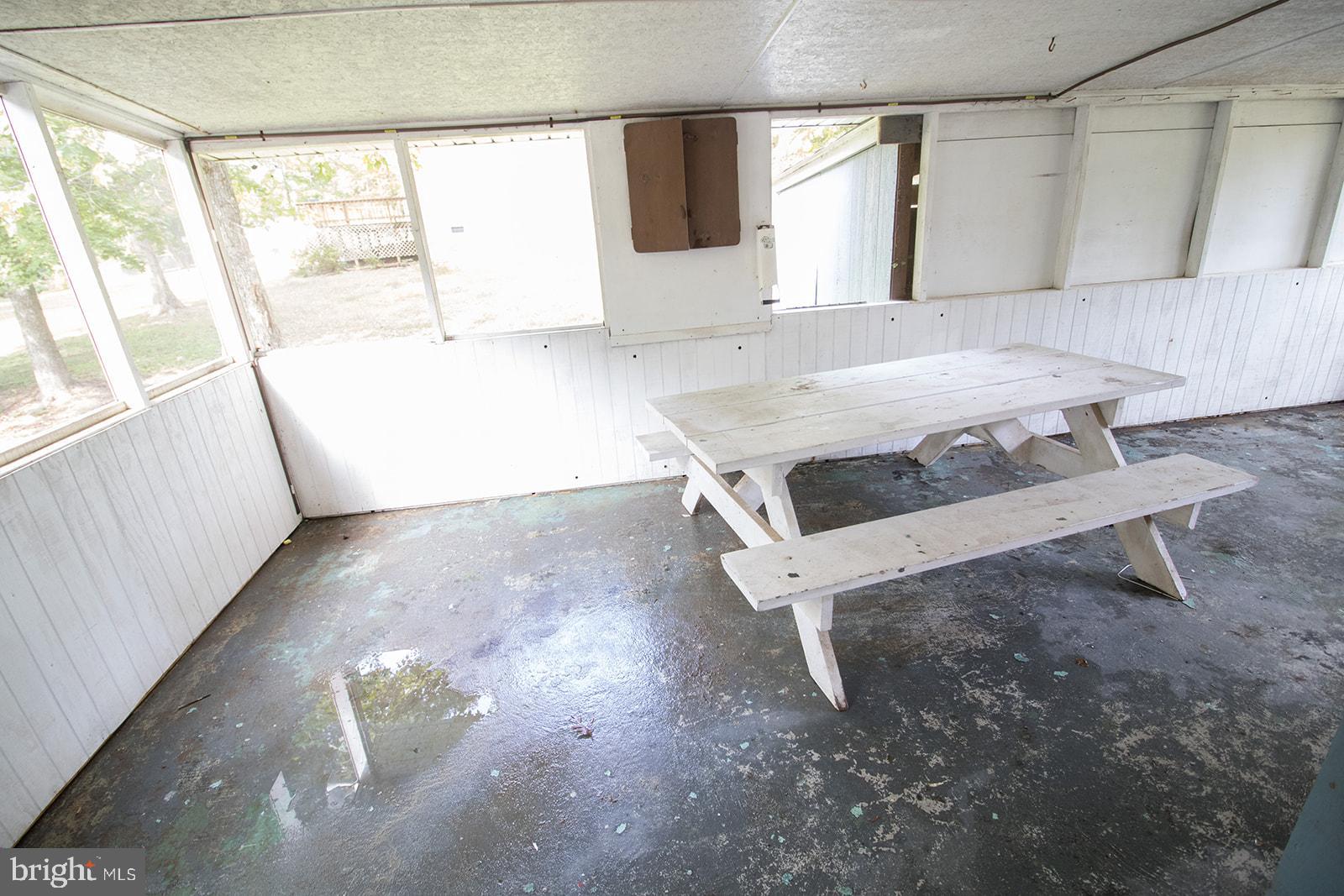 TOWN CREEK MANOR - Residential