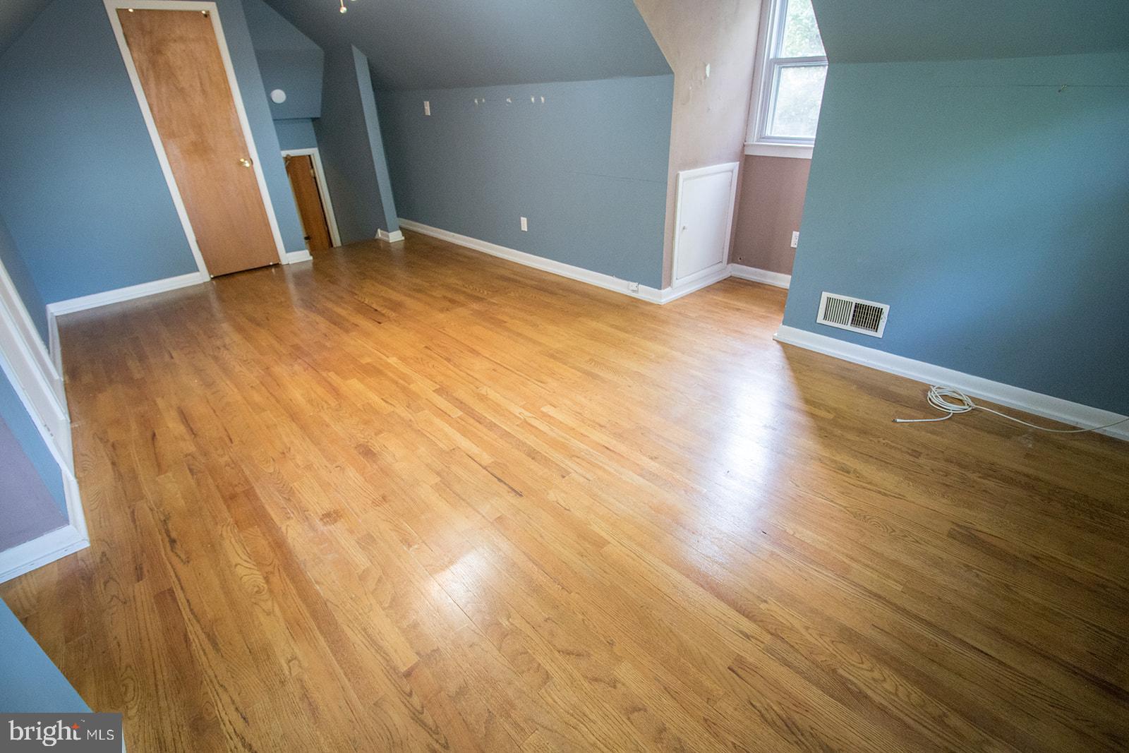 TOWN CREEK MANOR - Residential