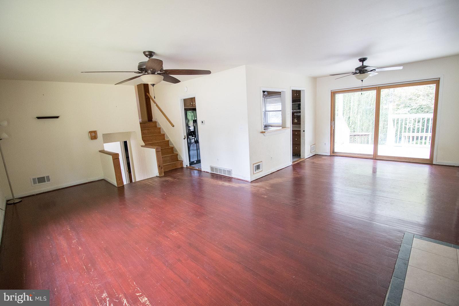 TOWN CREEK MANOR - Residential