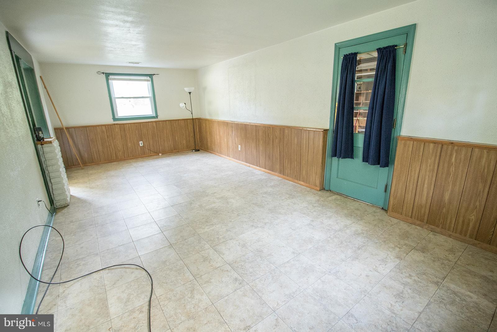 TOWN CREEK MANOR - Residential