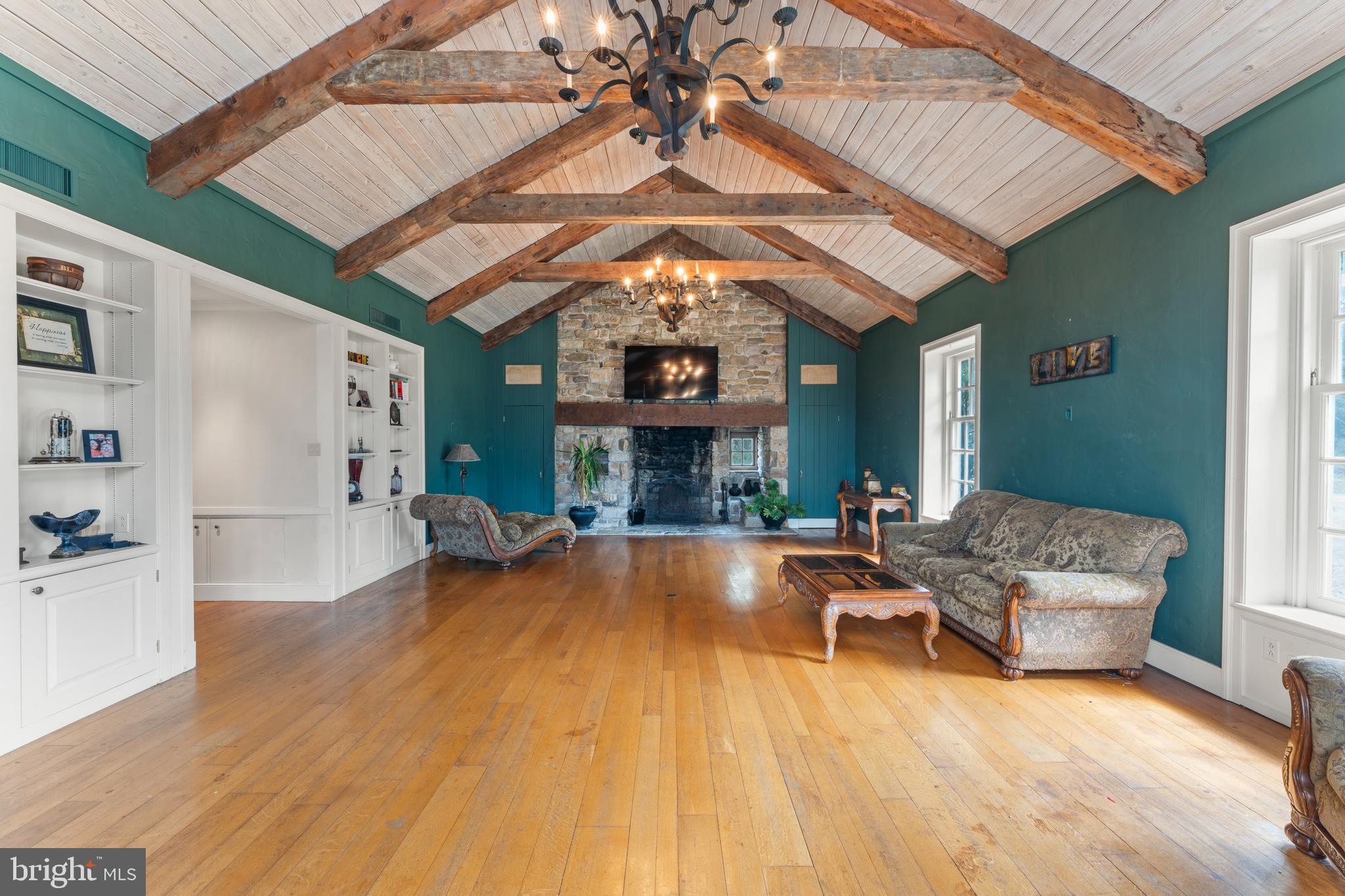 HUNTINGDON VALLEY - Residential