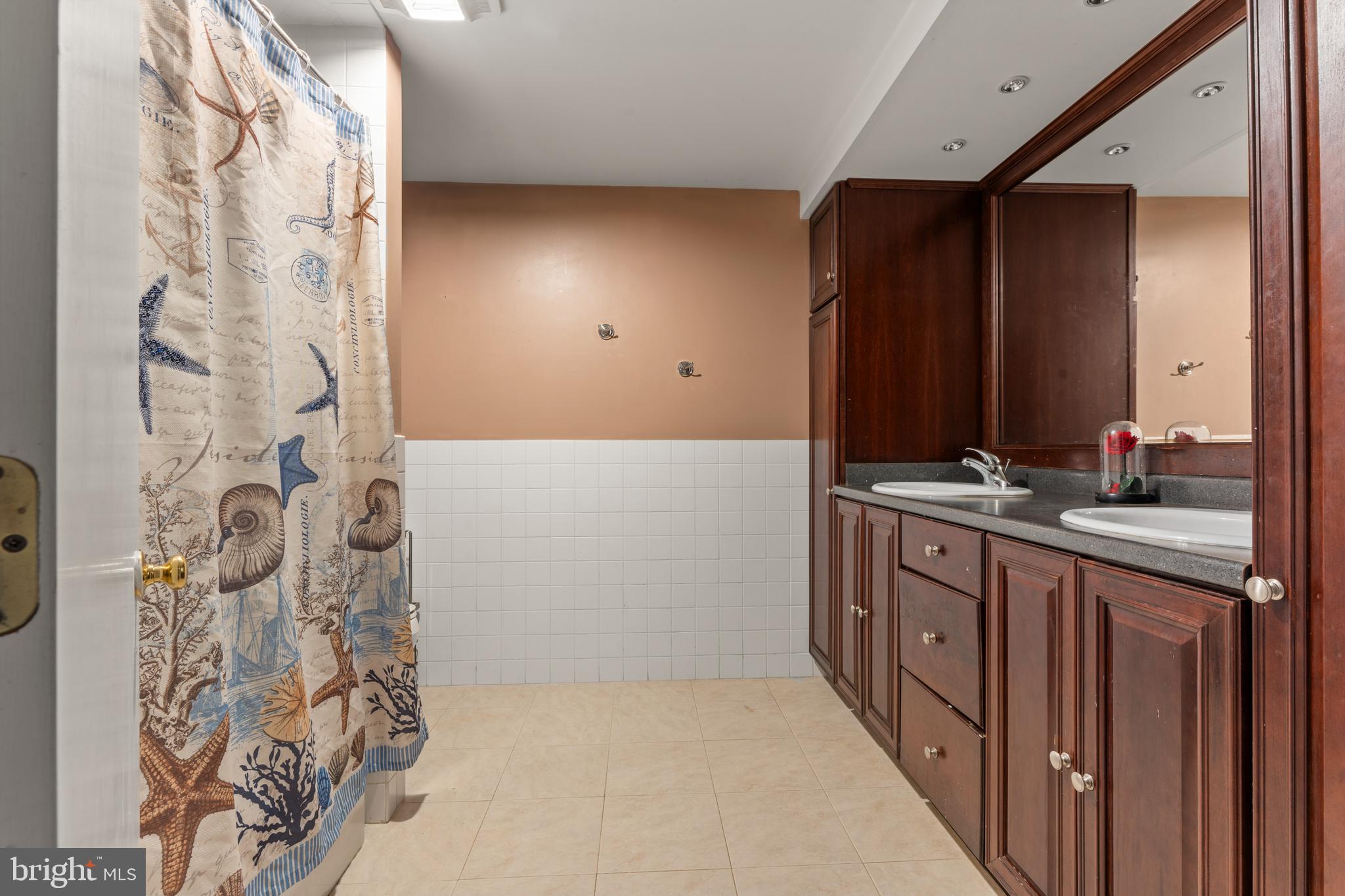 HUNTINGDON VALLEY - Residential