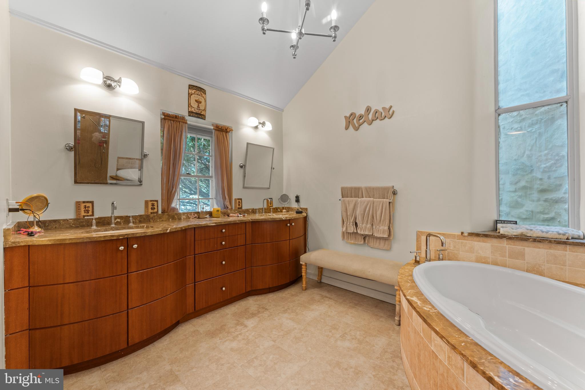 HUNTINGDON VALLEY - Residential