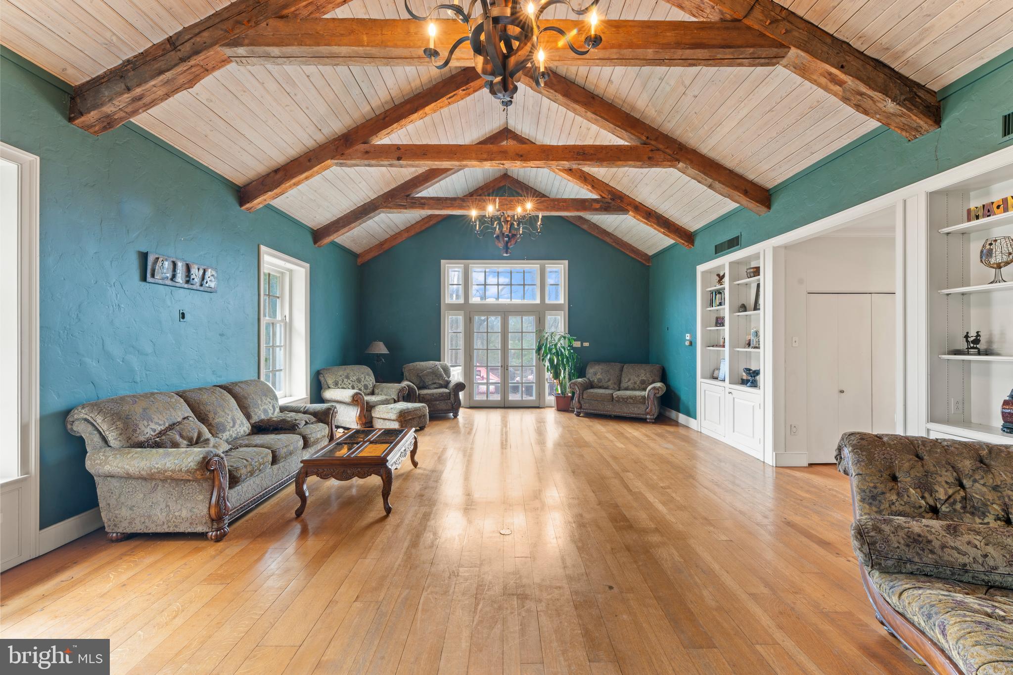 HUNTINGDON VALLEY - Residential