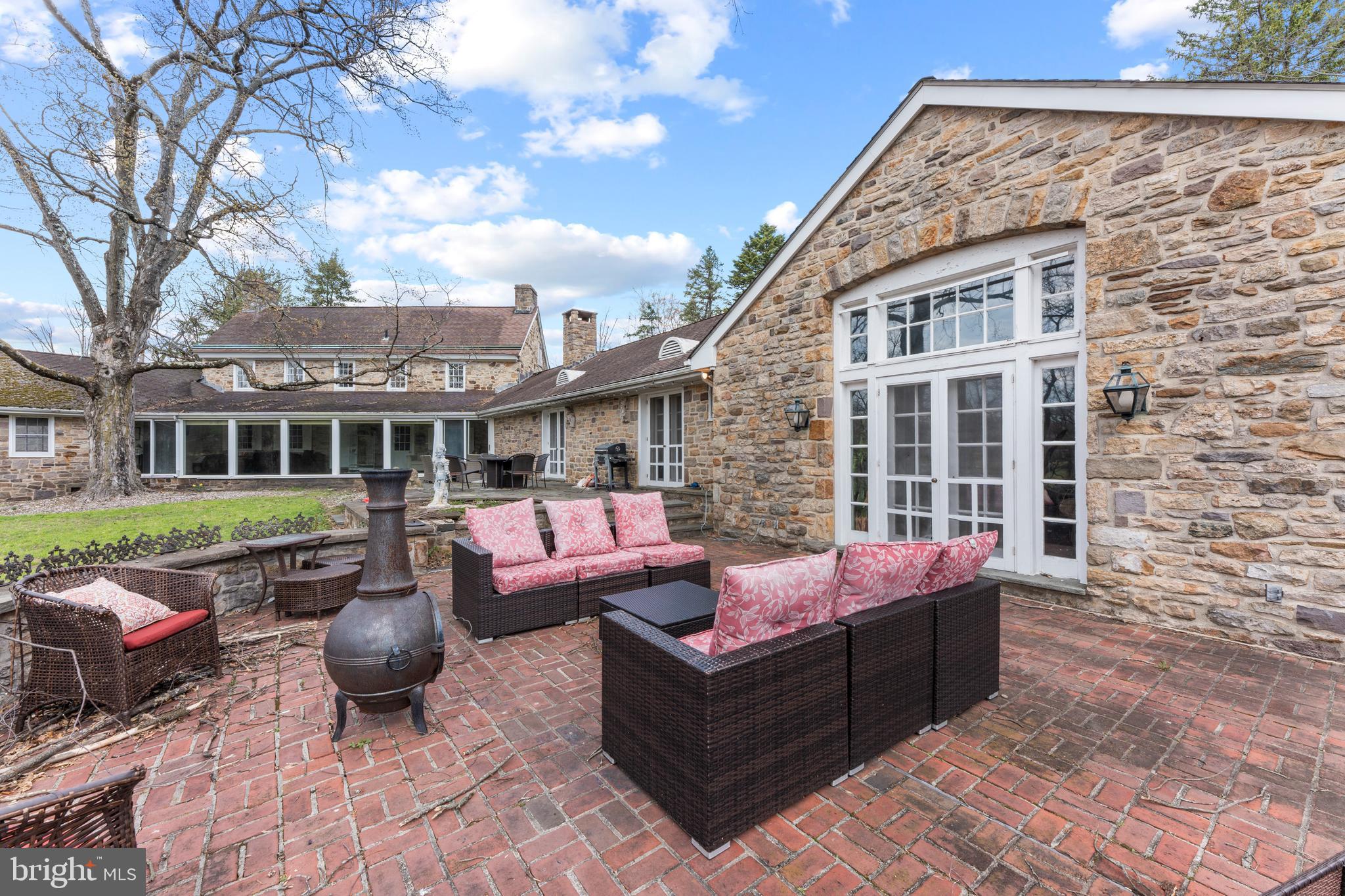 HUNTINGDON VALLEY - Residential