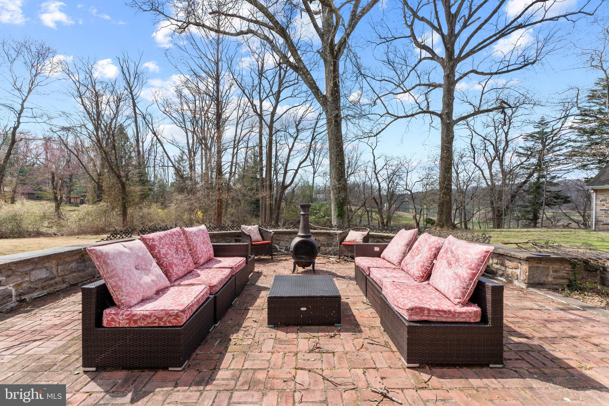 HUNTINGDON VALLEY - Residential